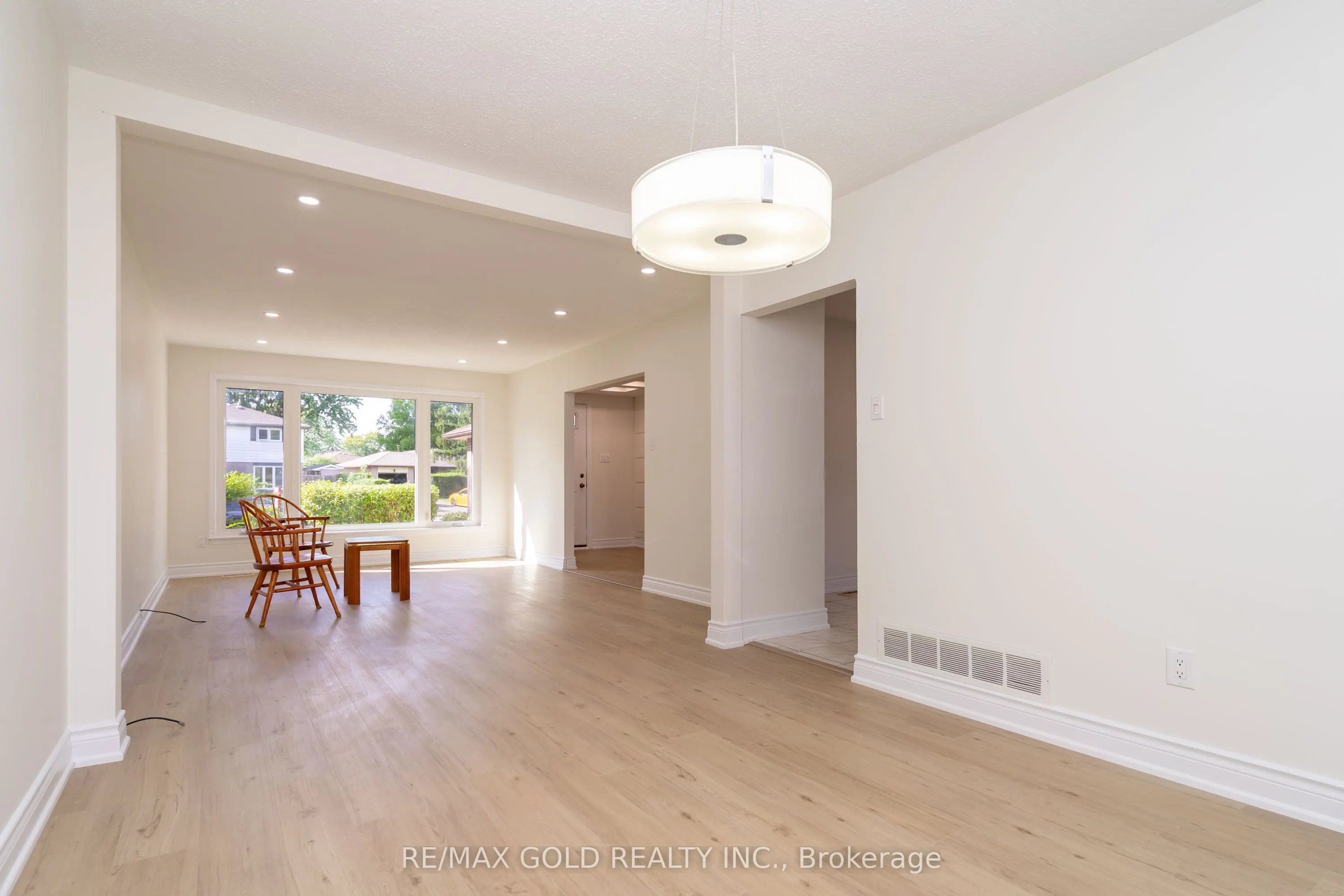 18 Dunbarton Crescent