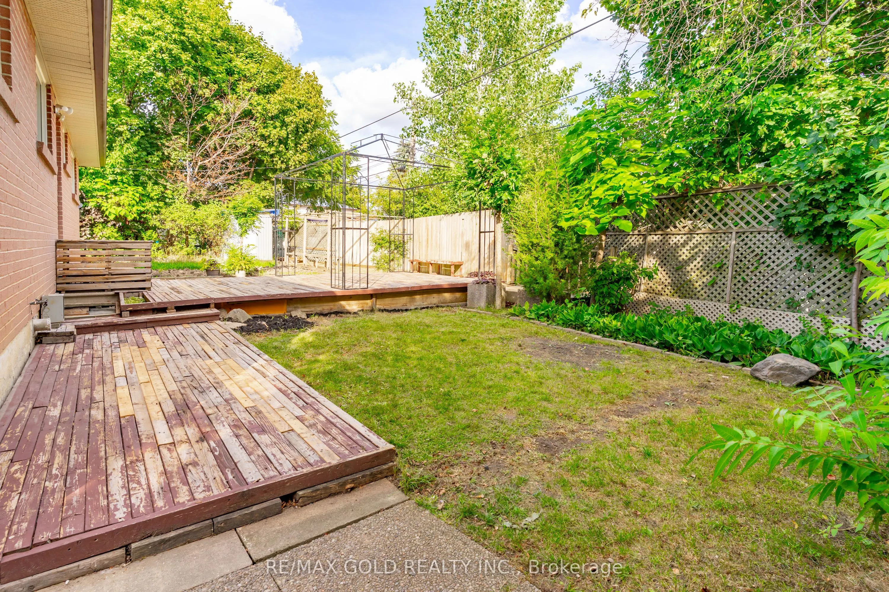18 Dunbarton Crescent