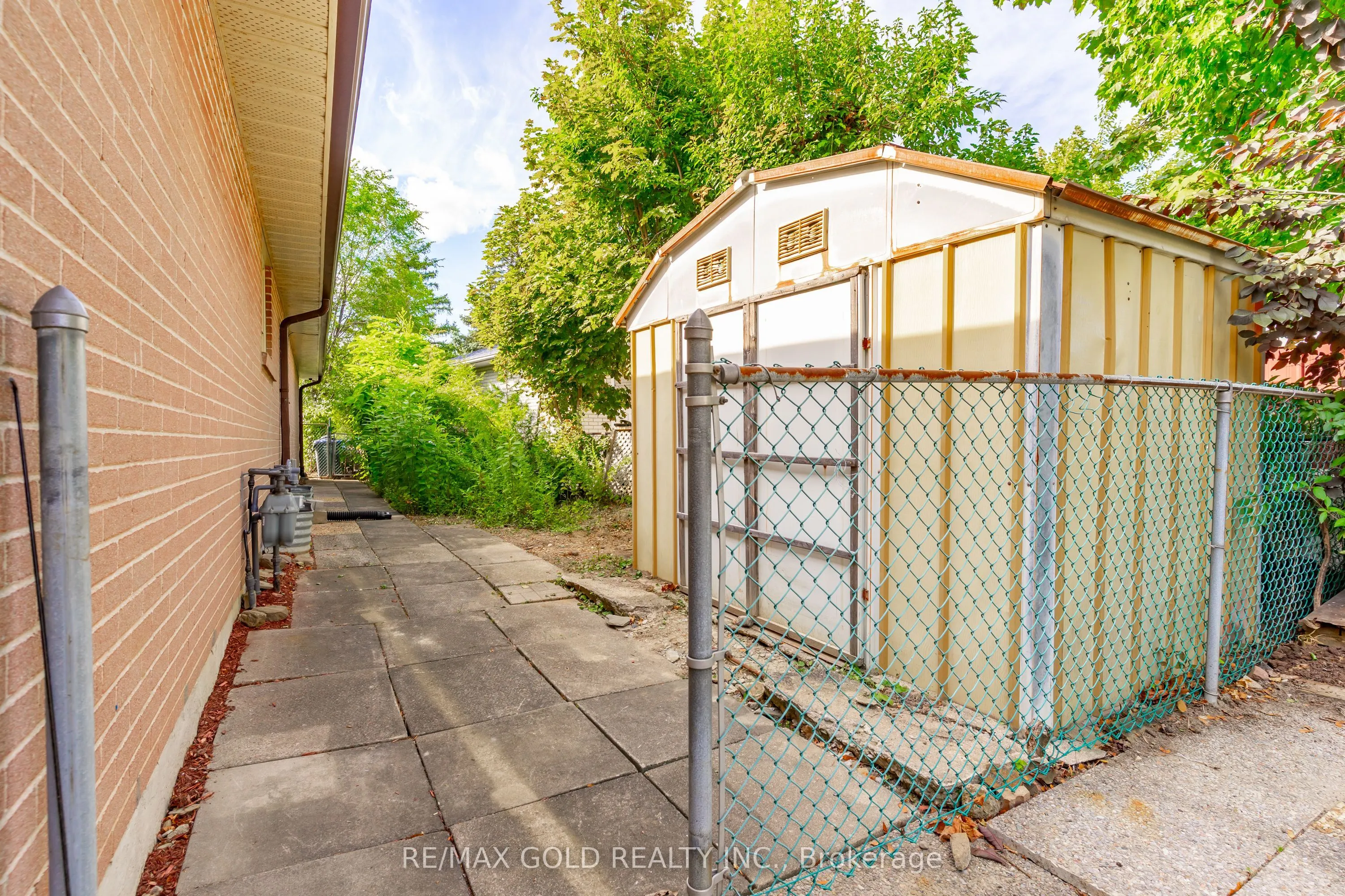 18 Dunbarton Crescent
