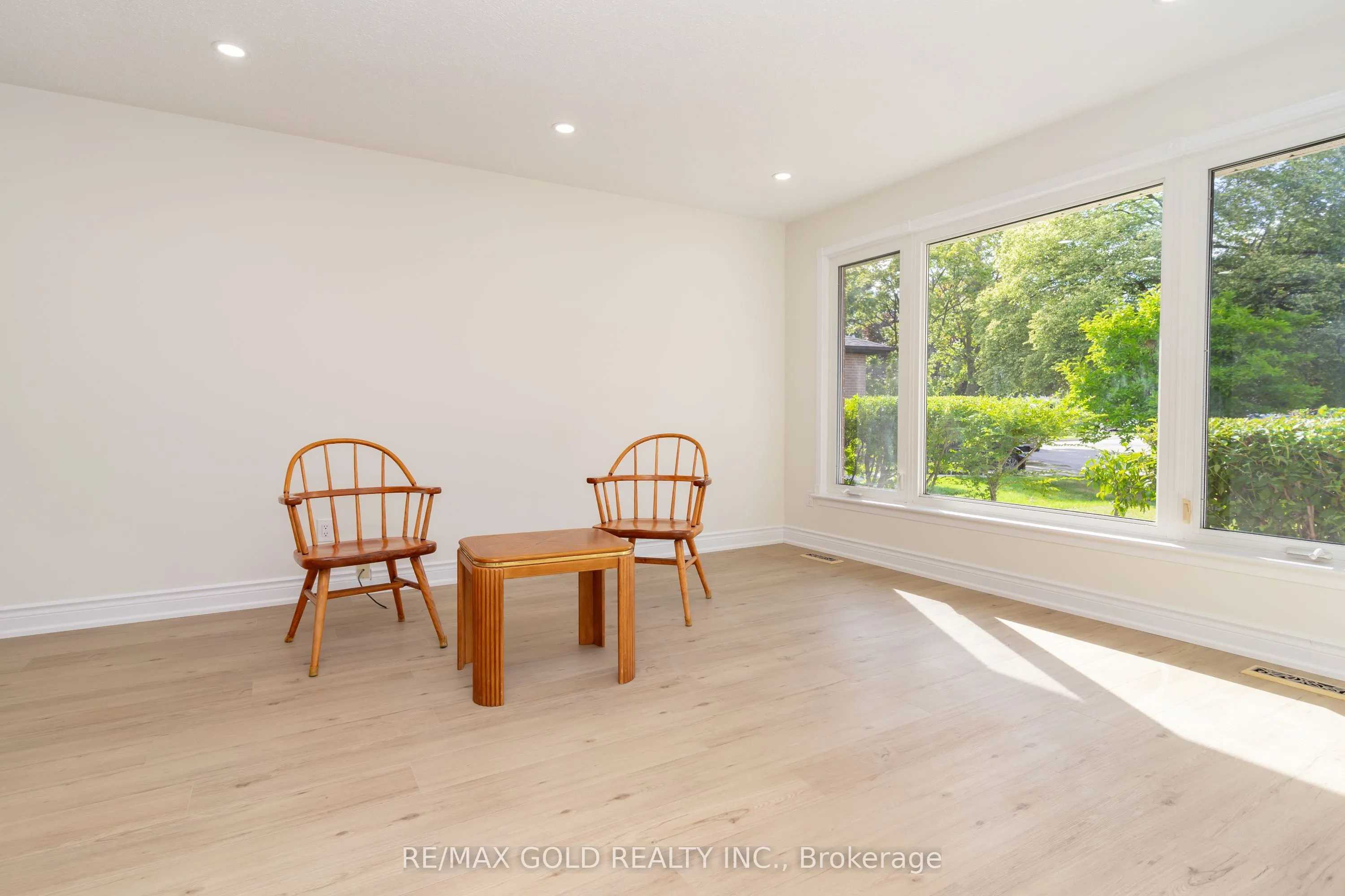 18 Dunbarton Crescent
