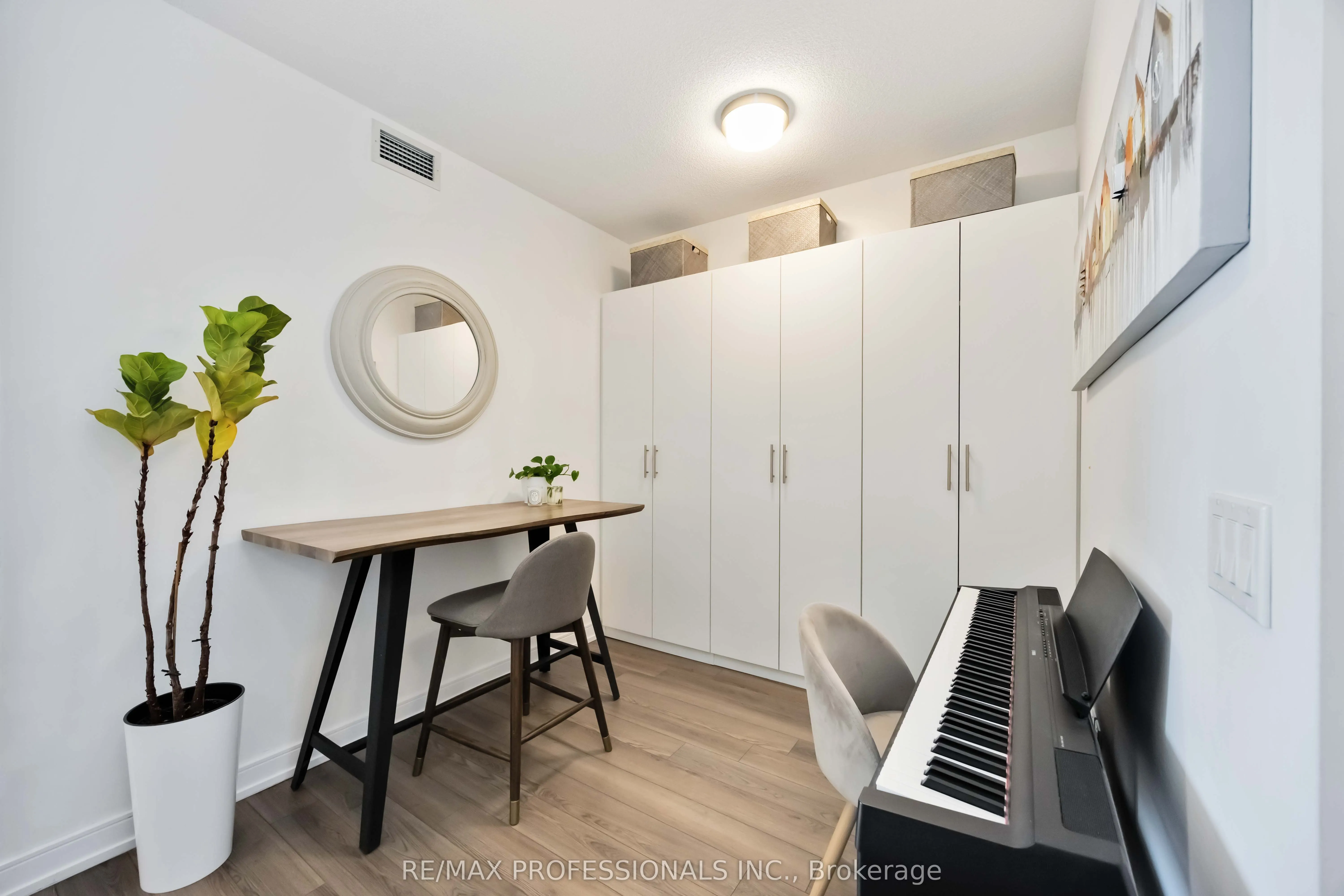 20 Thomas Riley Road W, #1310