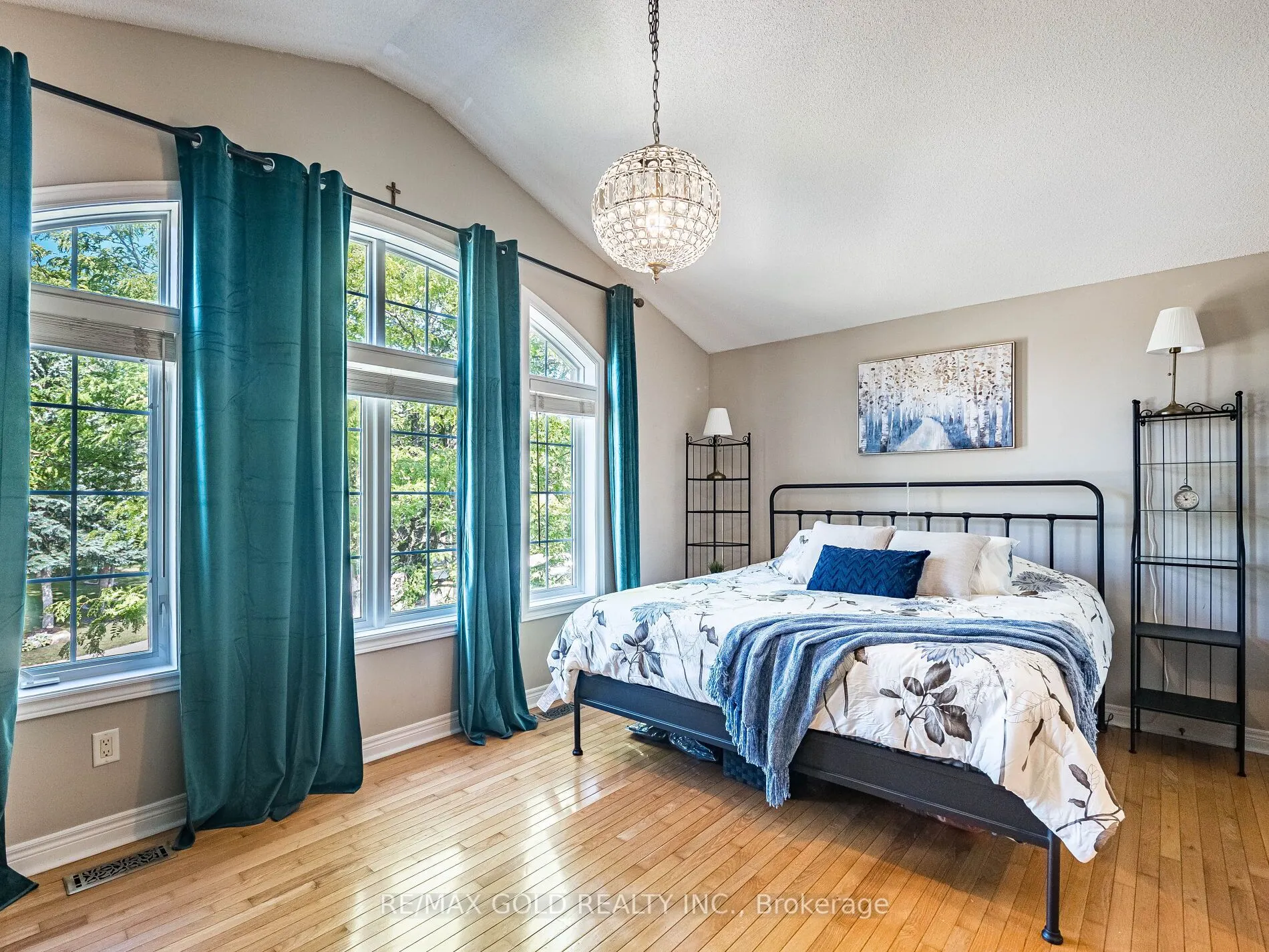 12 Twin Willow Crescent