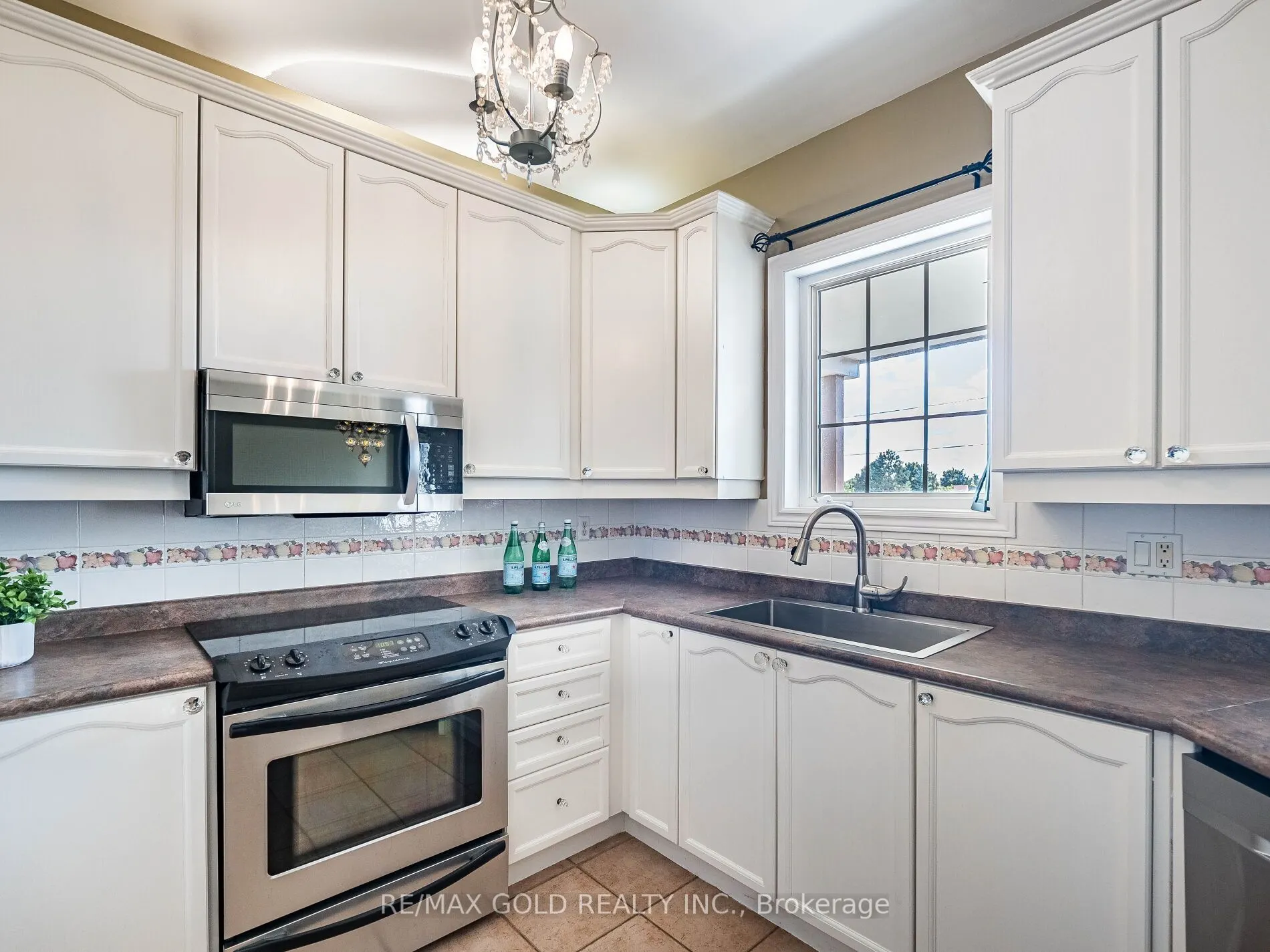 12 Twin Willow Crescent