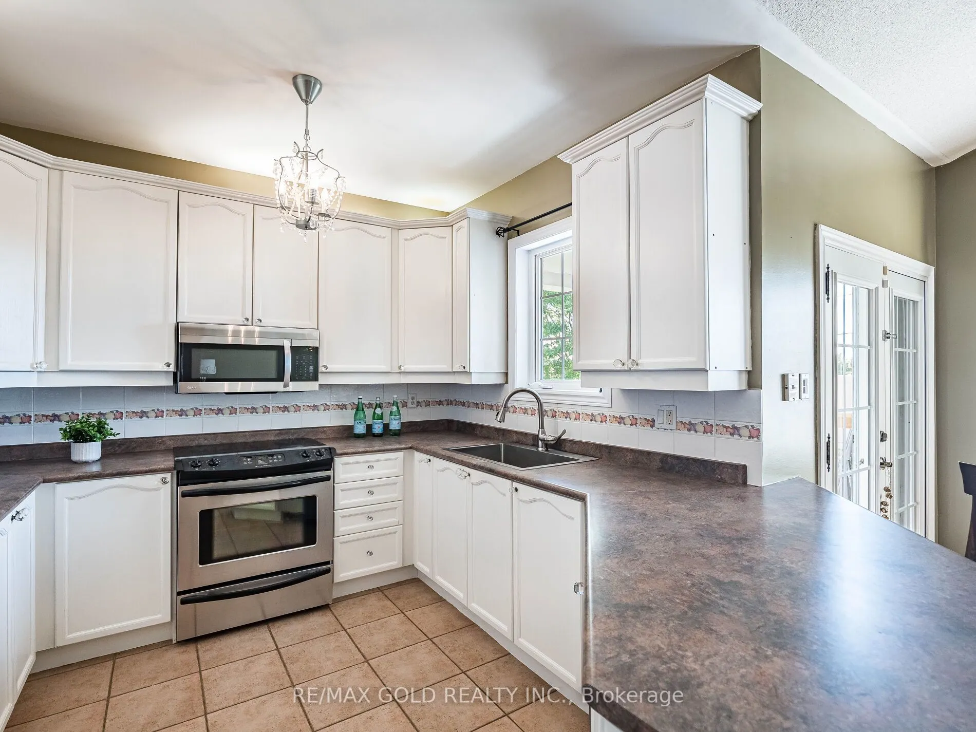 12 Twin Willow Crescent