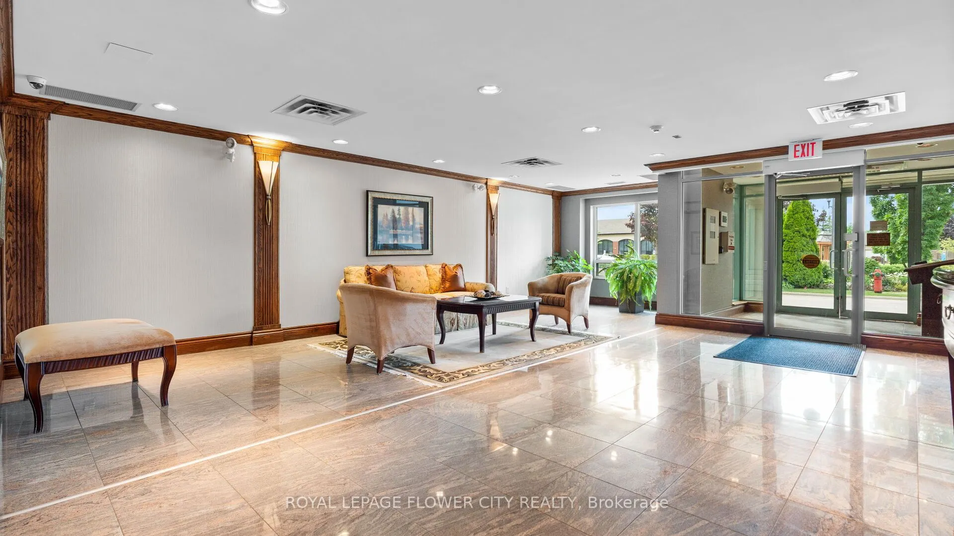 25 Via Rosedale, #204
