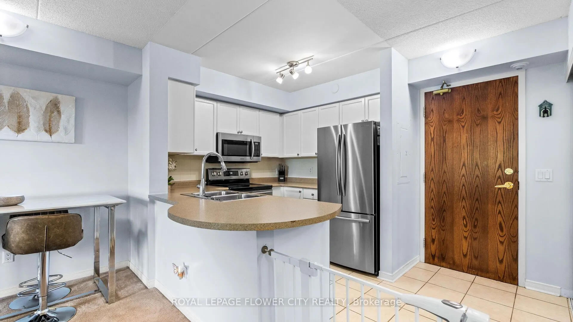 25 Via Rosedale, #204