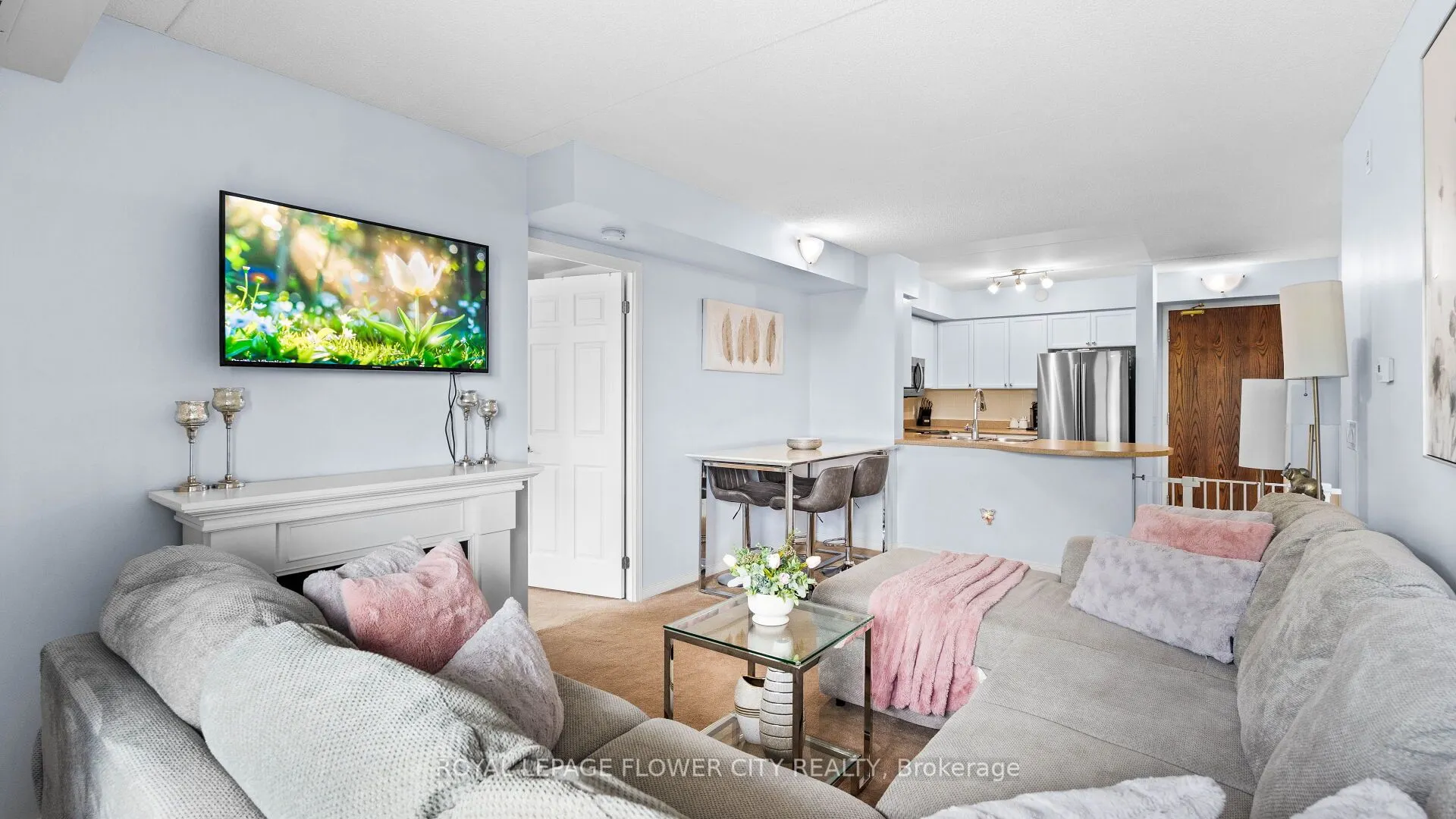 25 Via Rosedale, #204