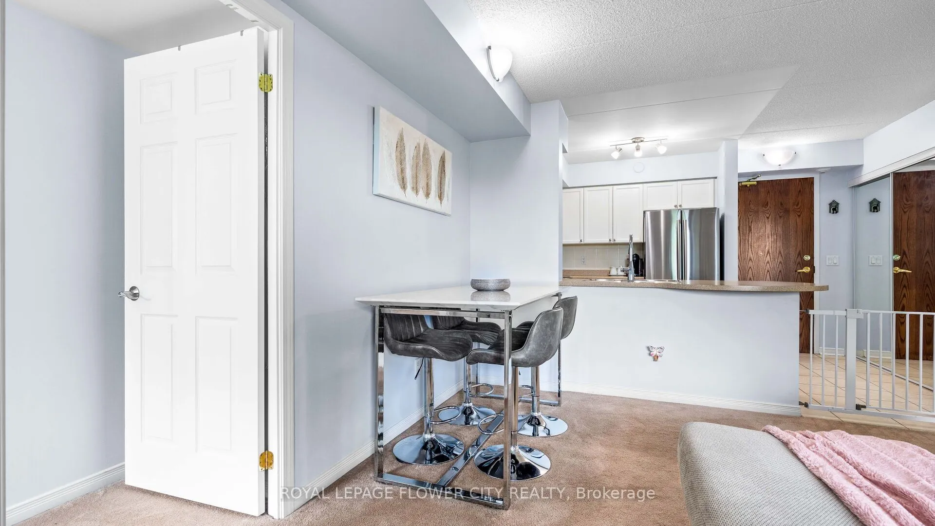 25 Via Rosedale, #204