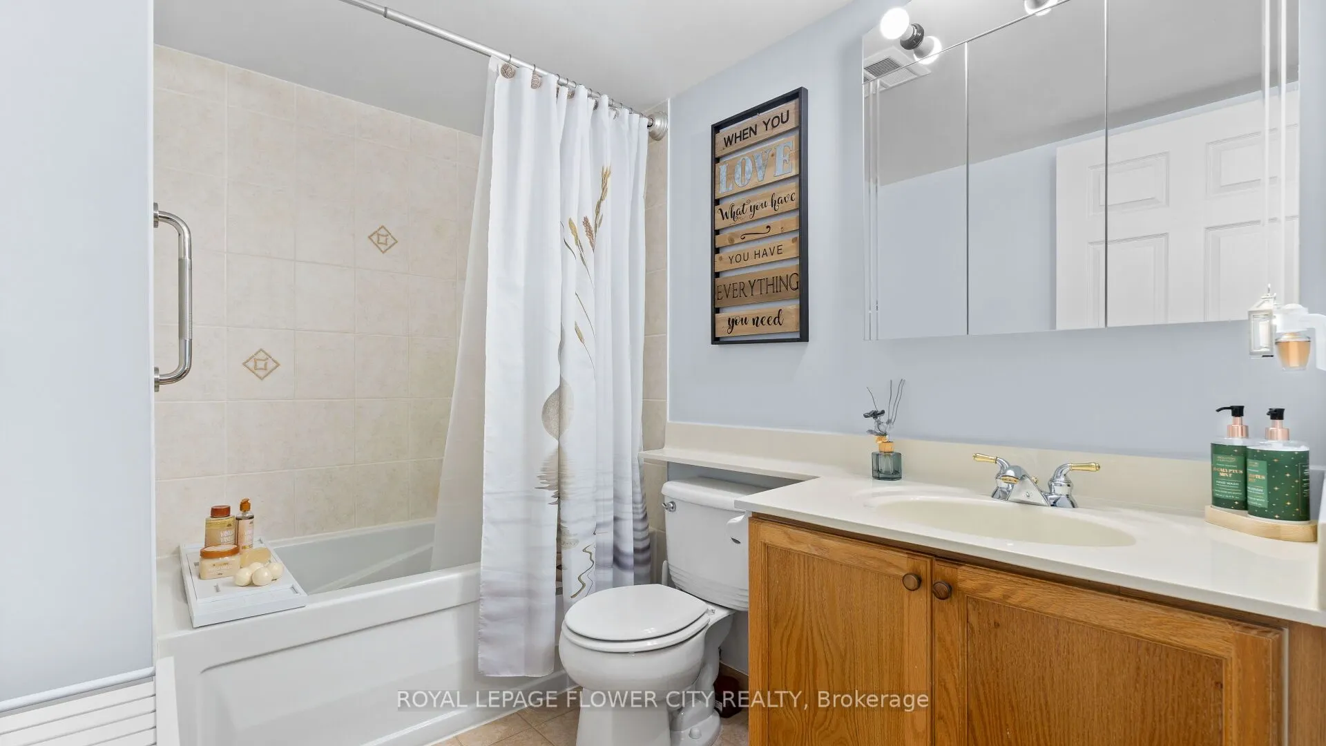 25 Via Rosedale, #204