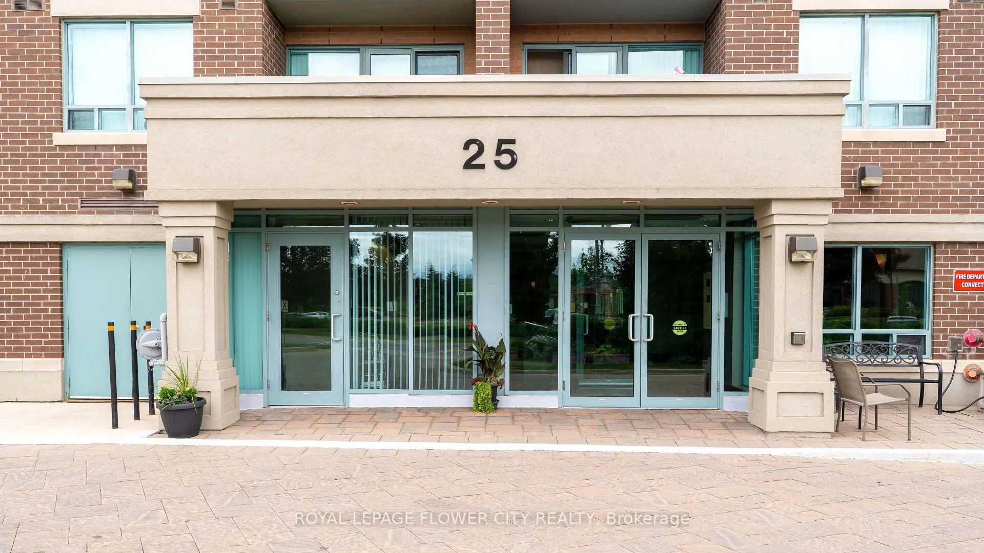 25 Via Rosedale, #204