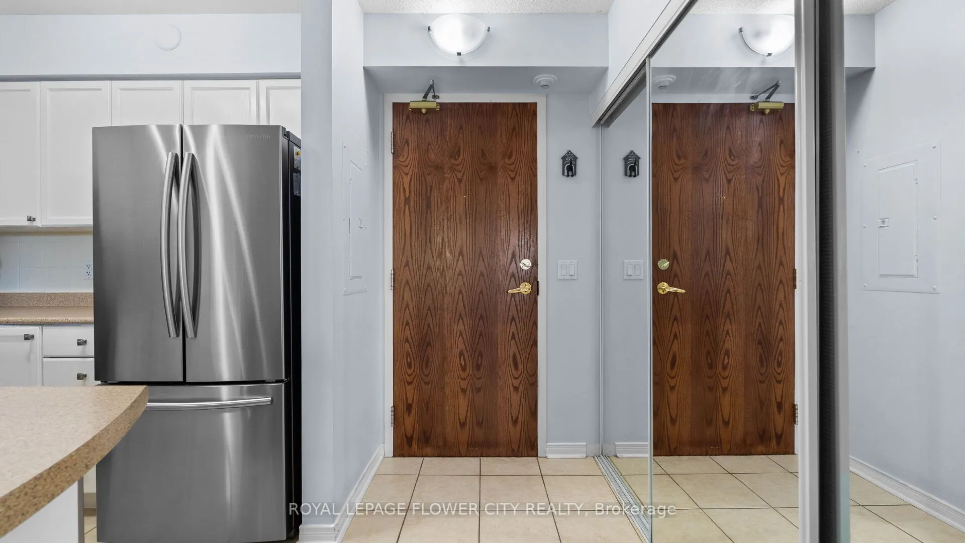25 Via Rosedale, #204
