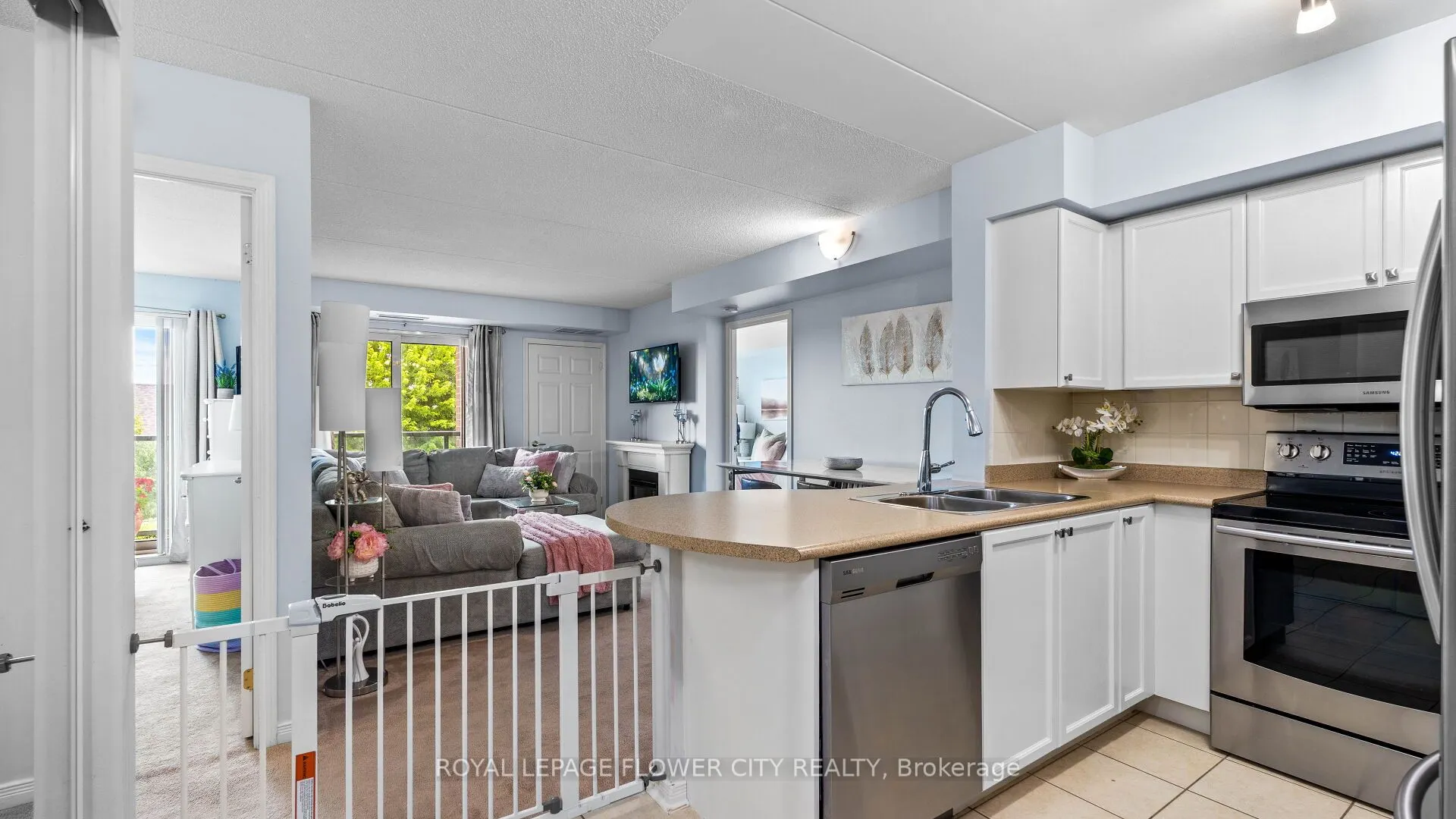 25 Via Rosedale, #204
