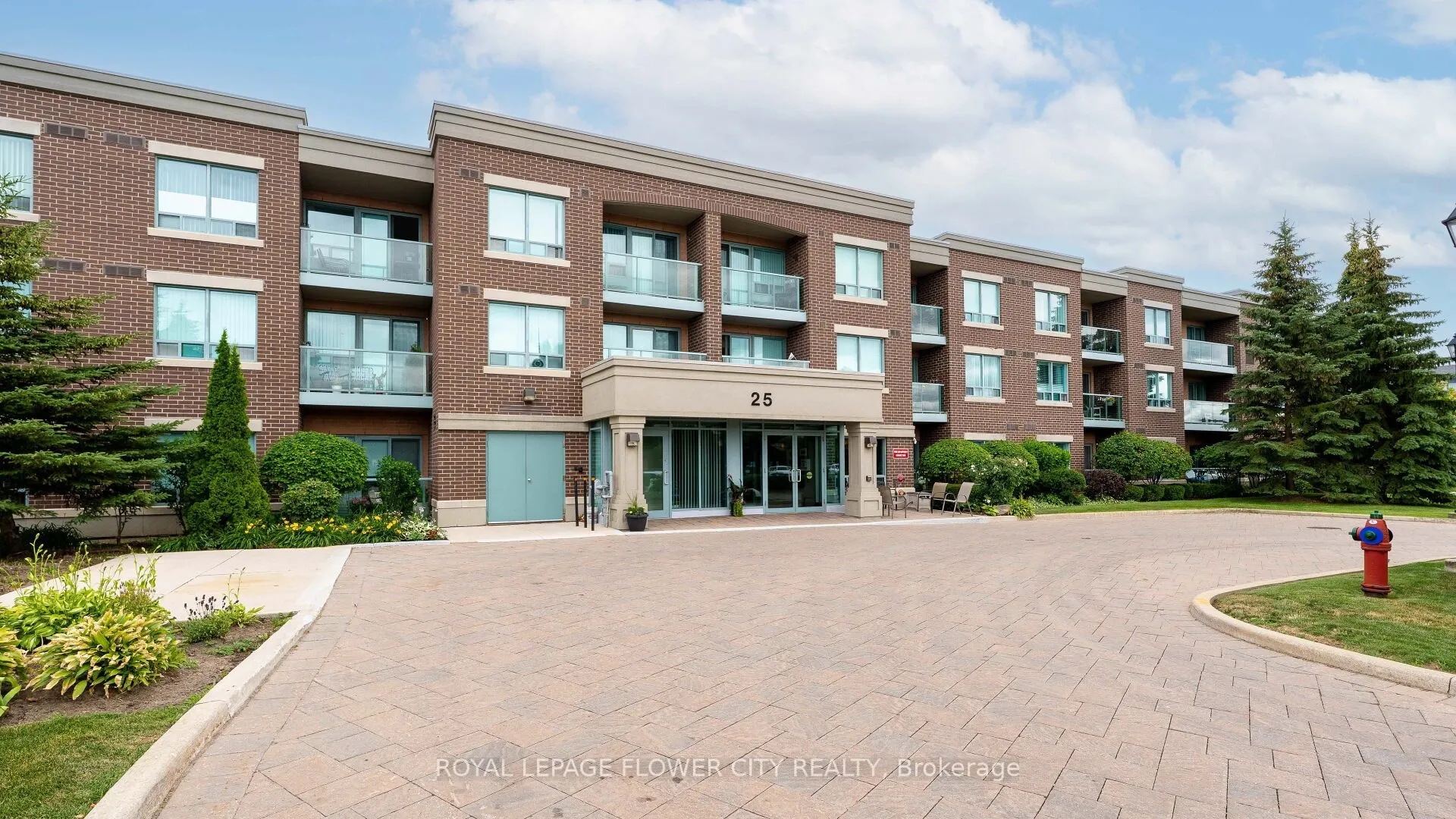 25 Via Rosedale, #204