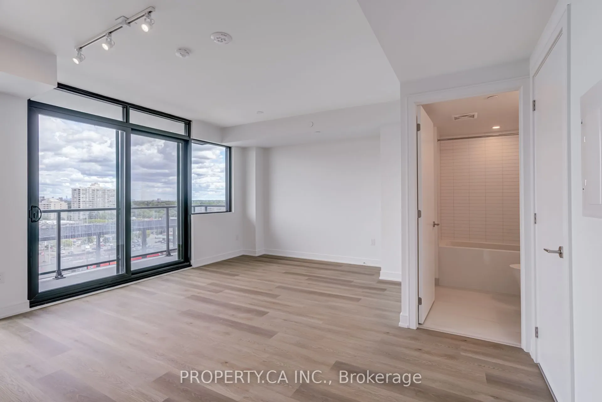3009 Novar Road, #903