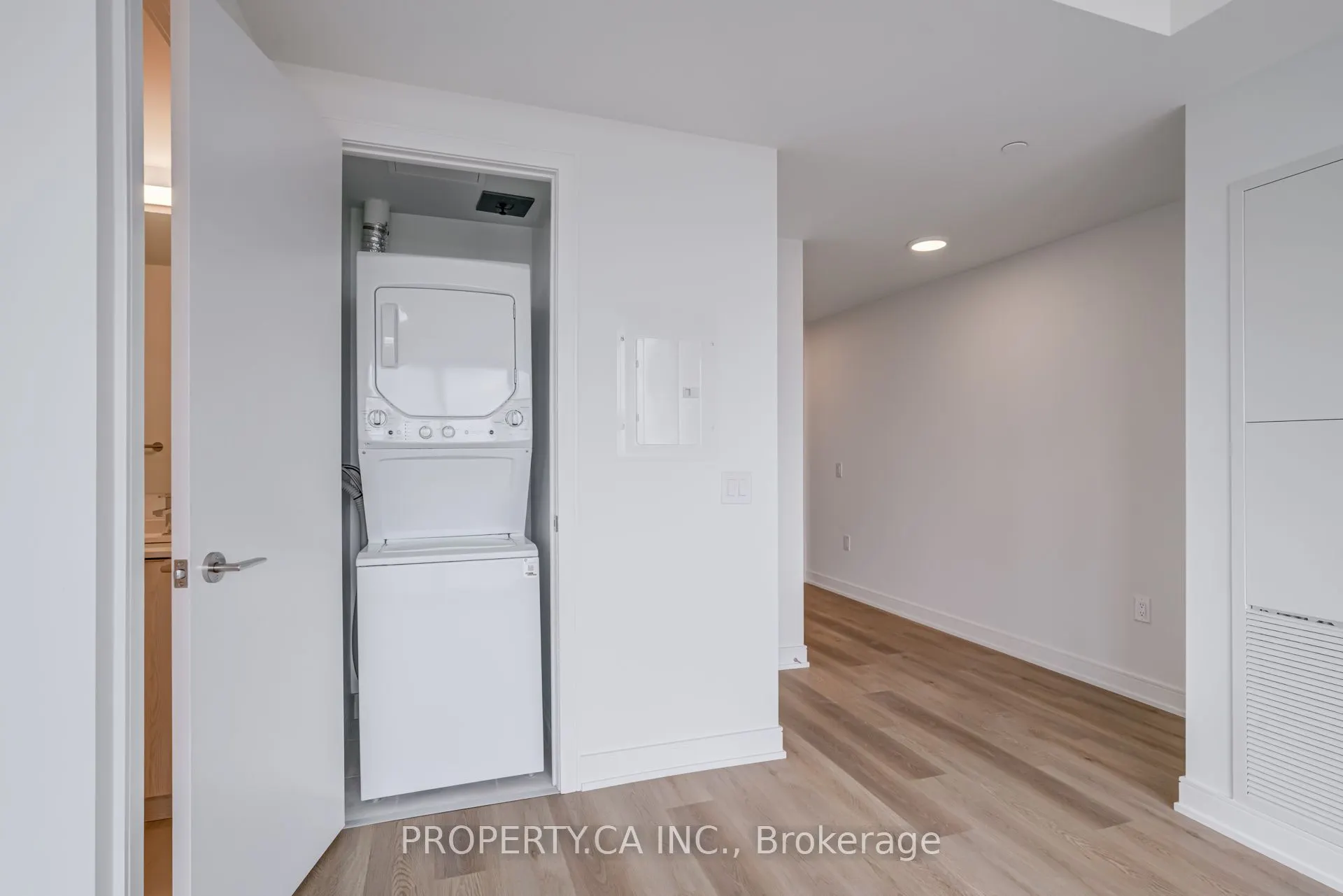 3009 Novar Road, #903