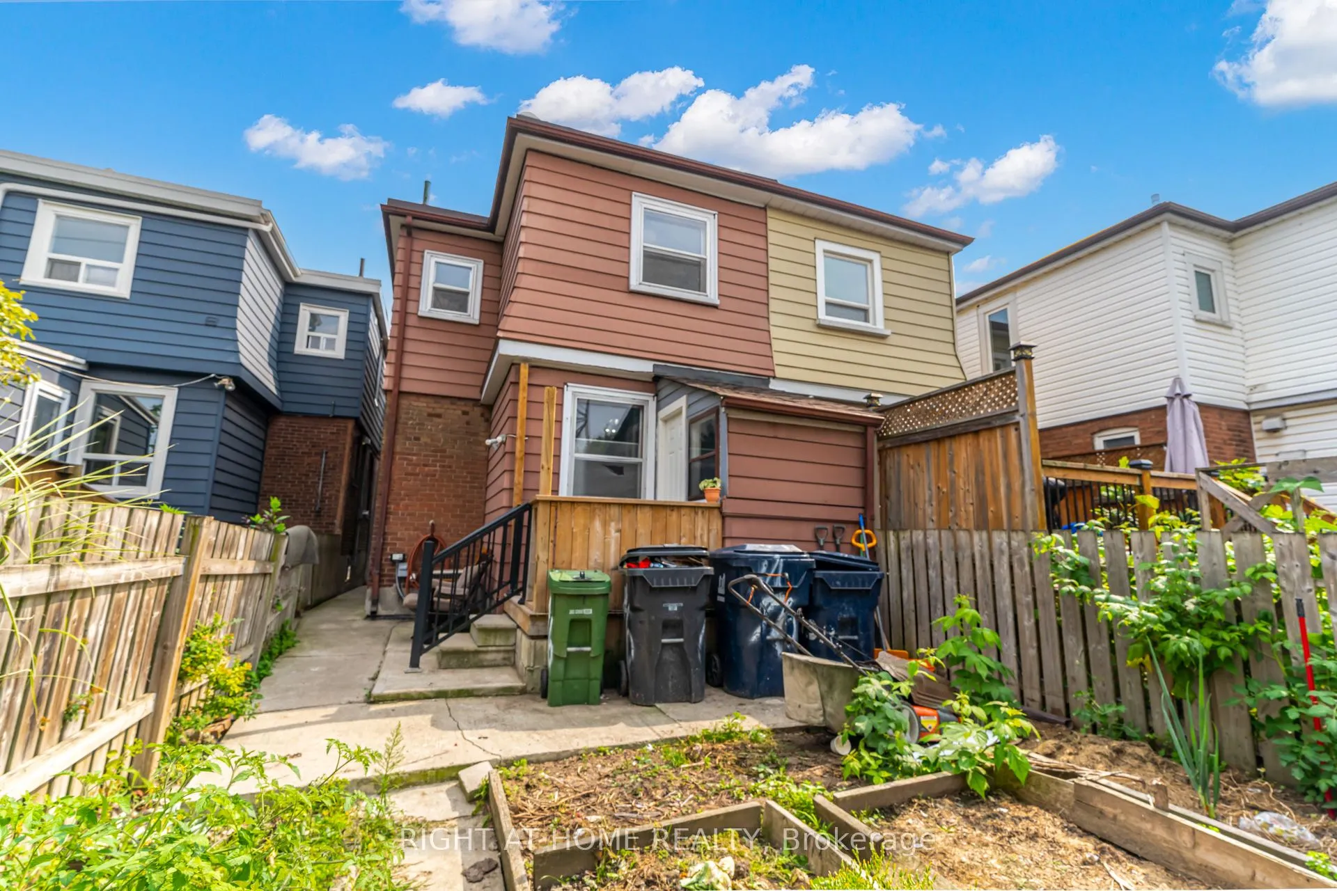 16 Pryor Avenue