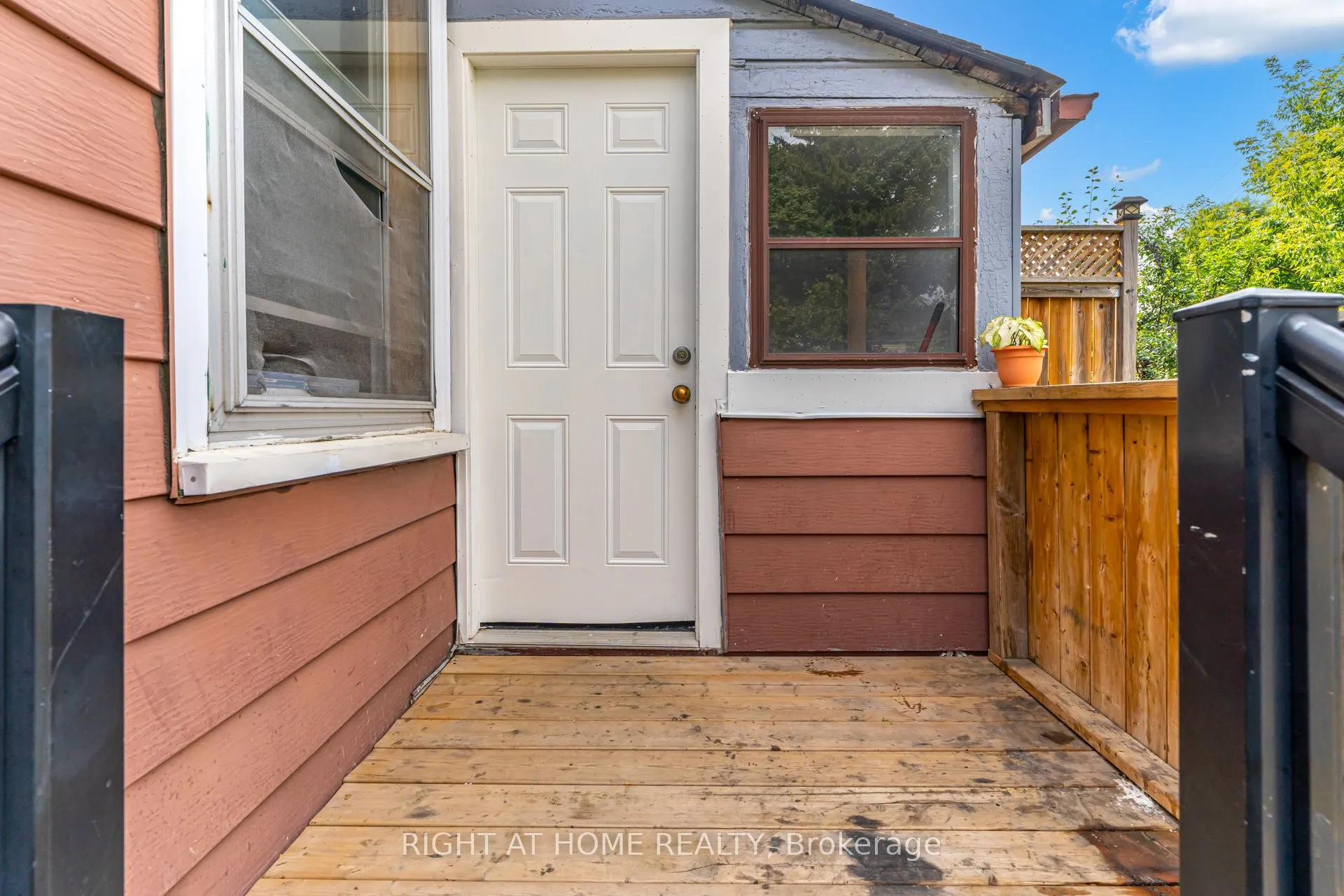 16 Pryor Avenue