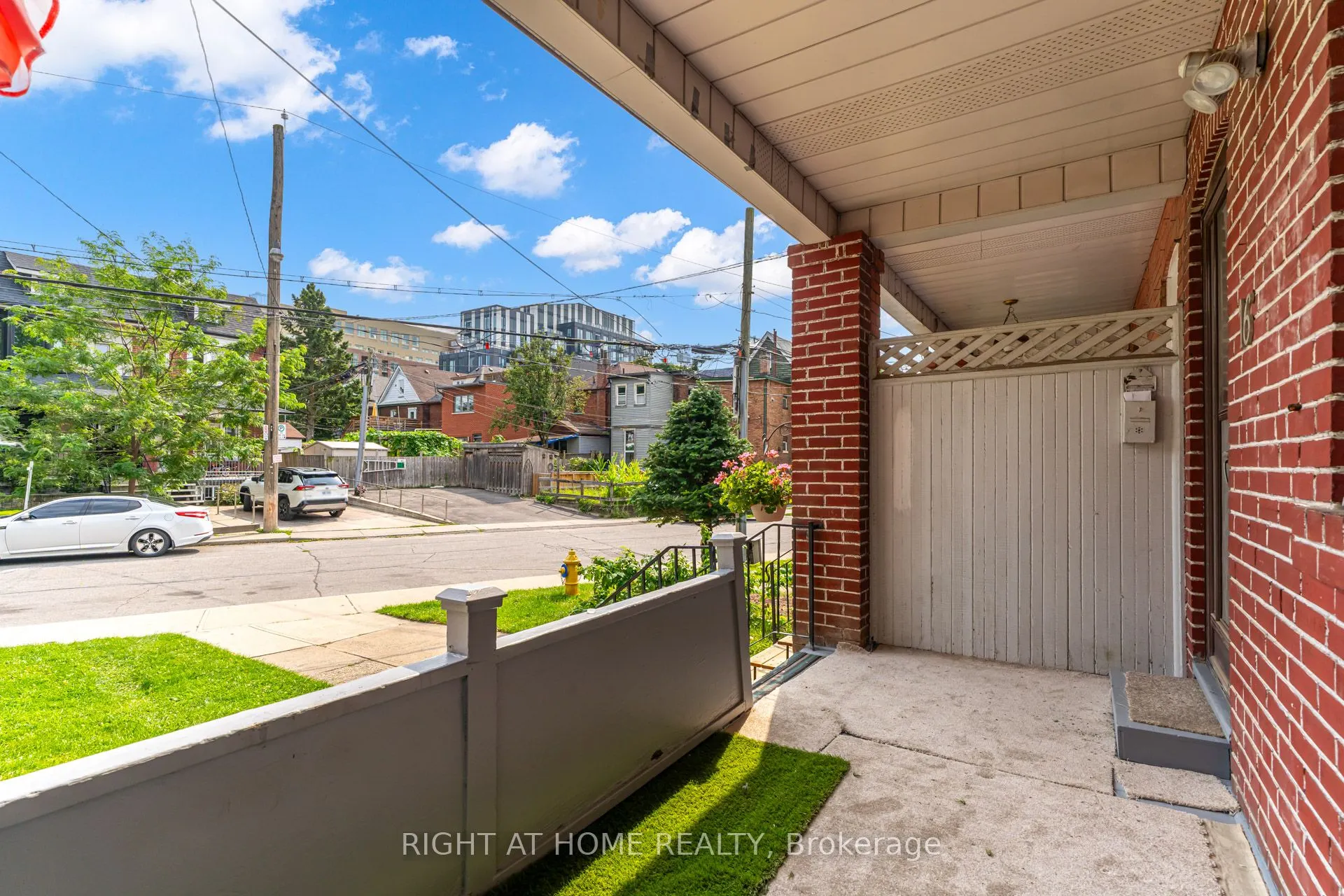 16 Pryor Avenue