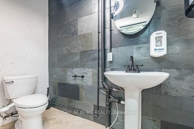 49 Hillcrest Avenue, #104