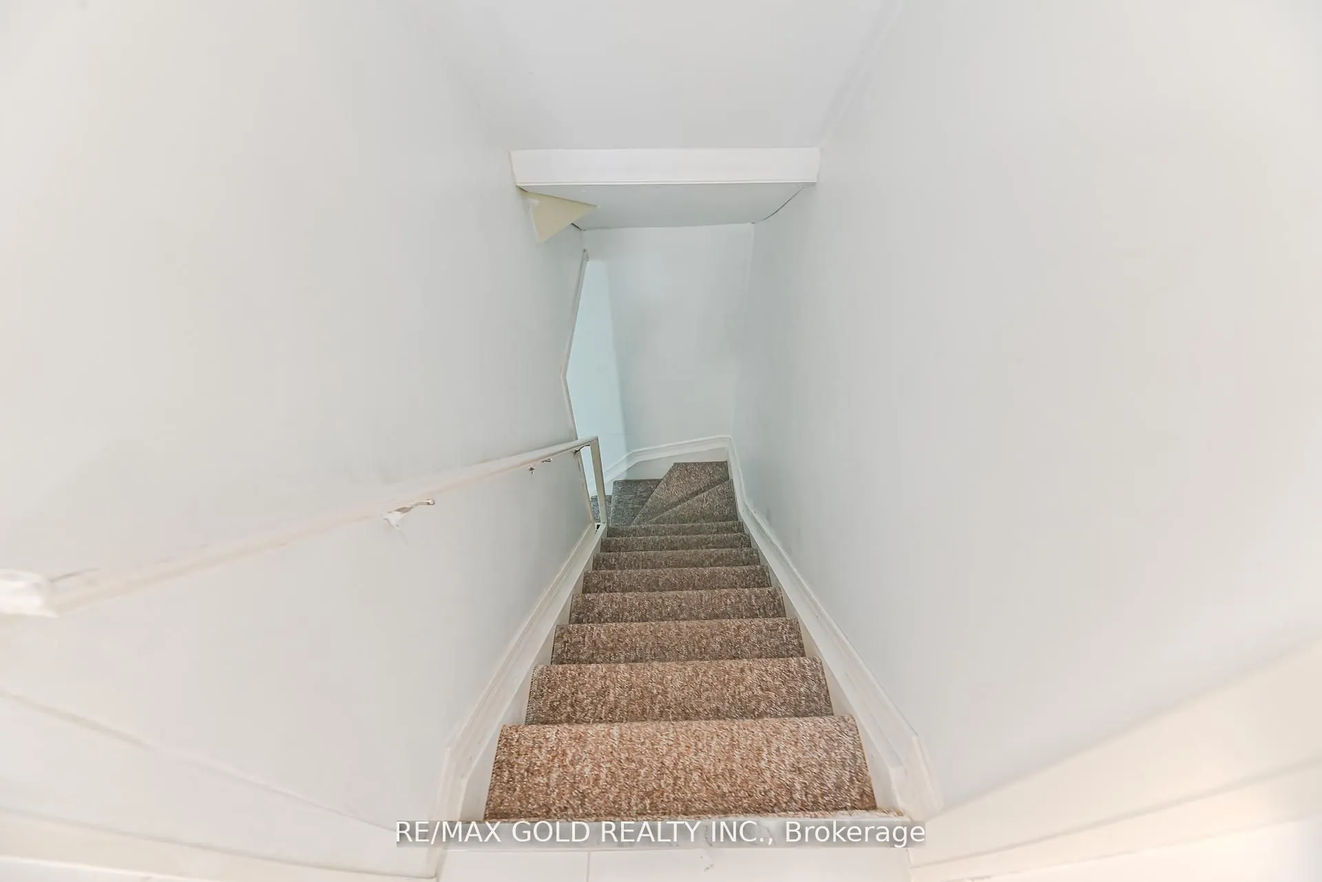 28 Plum Hollow Court