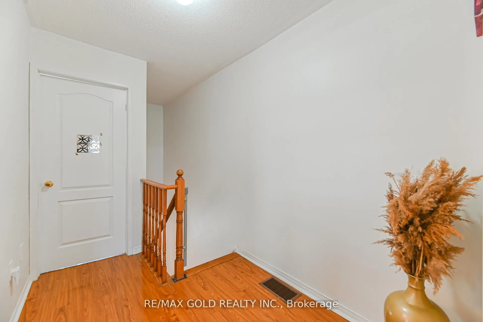 28 Plum Hollow Court