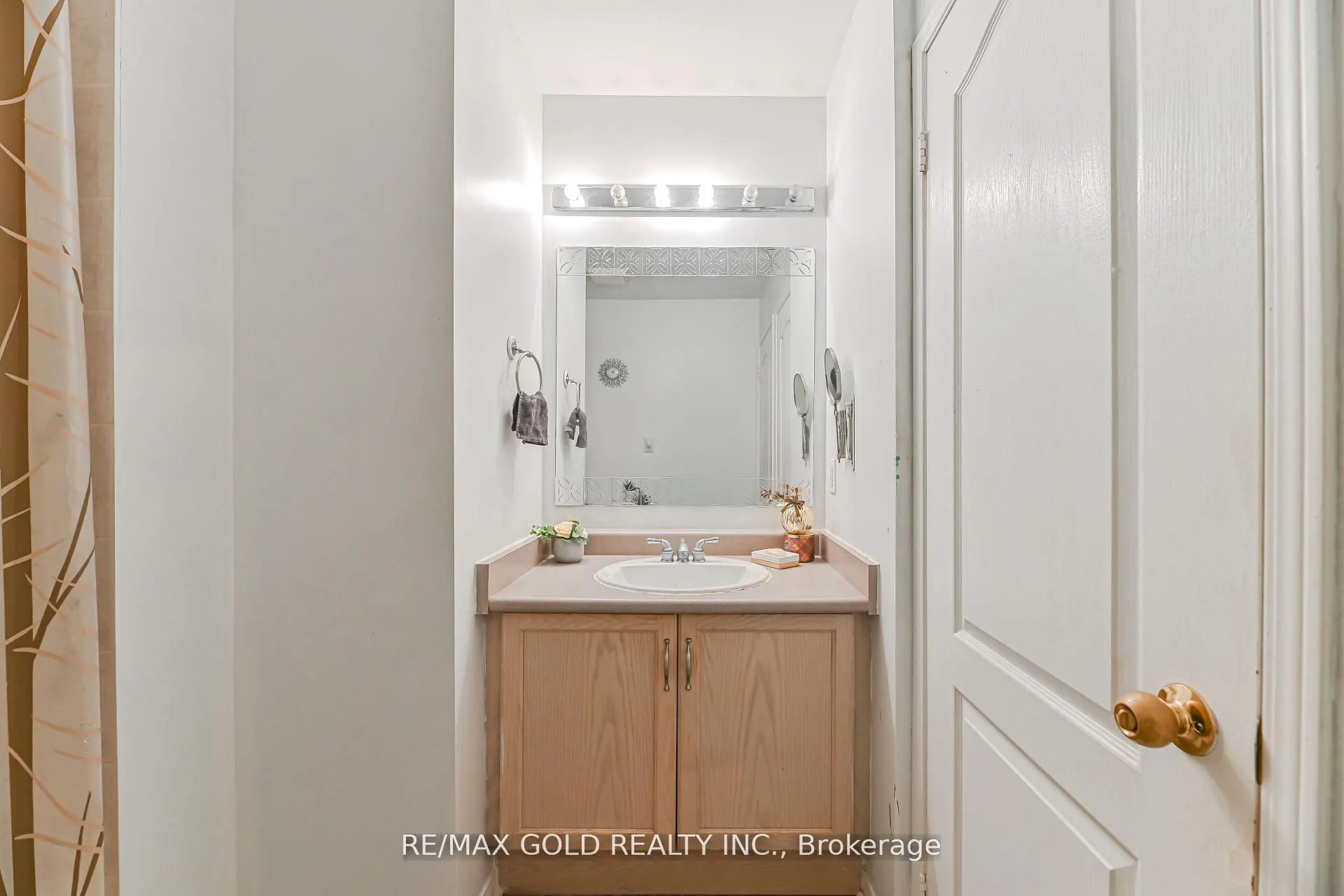28 Plum Hollow Court
