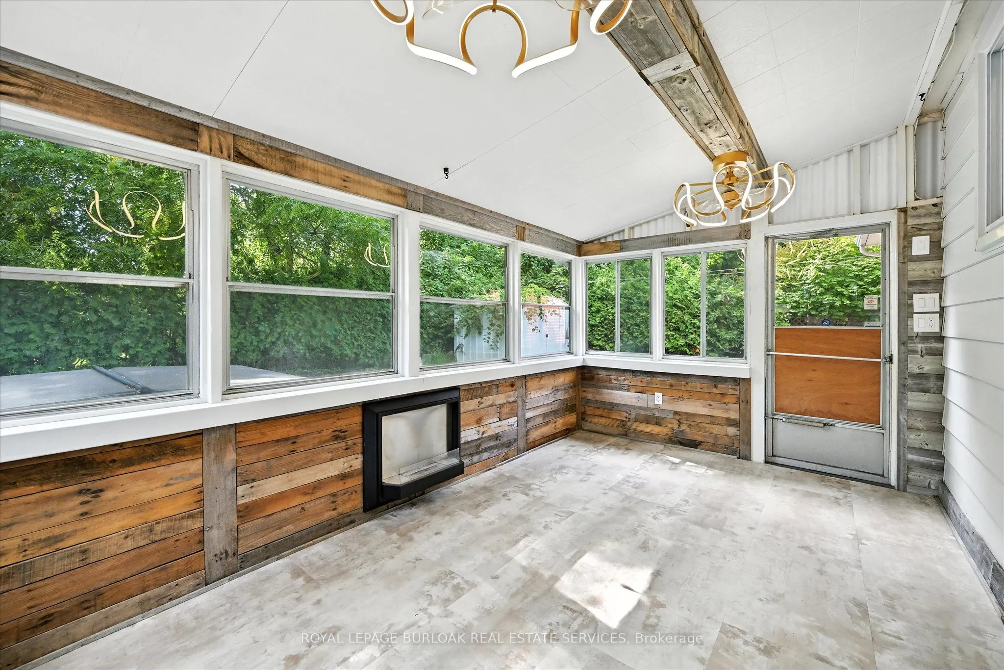 1059 Marley Crescent