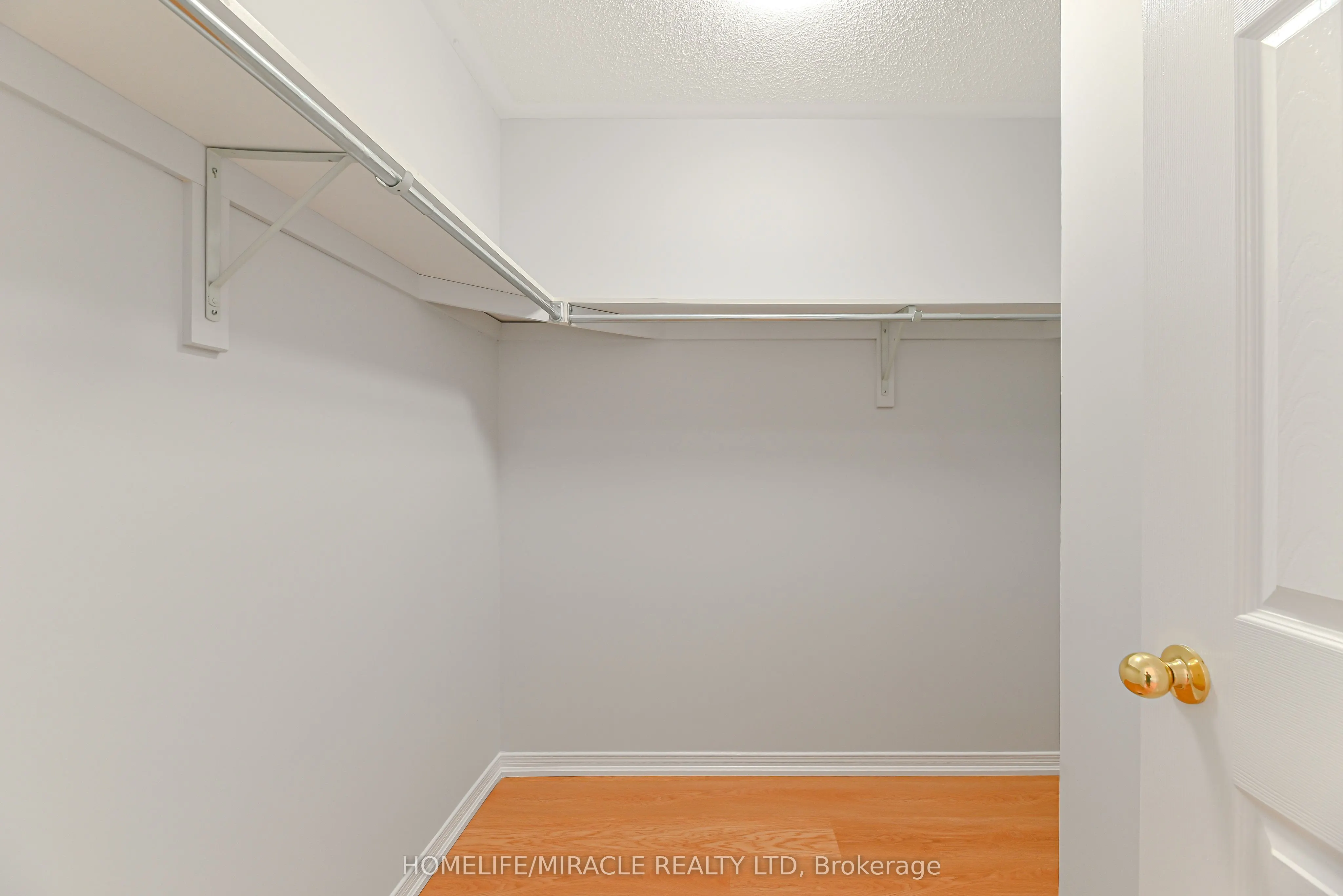 102 Delport Close
