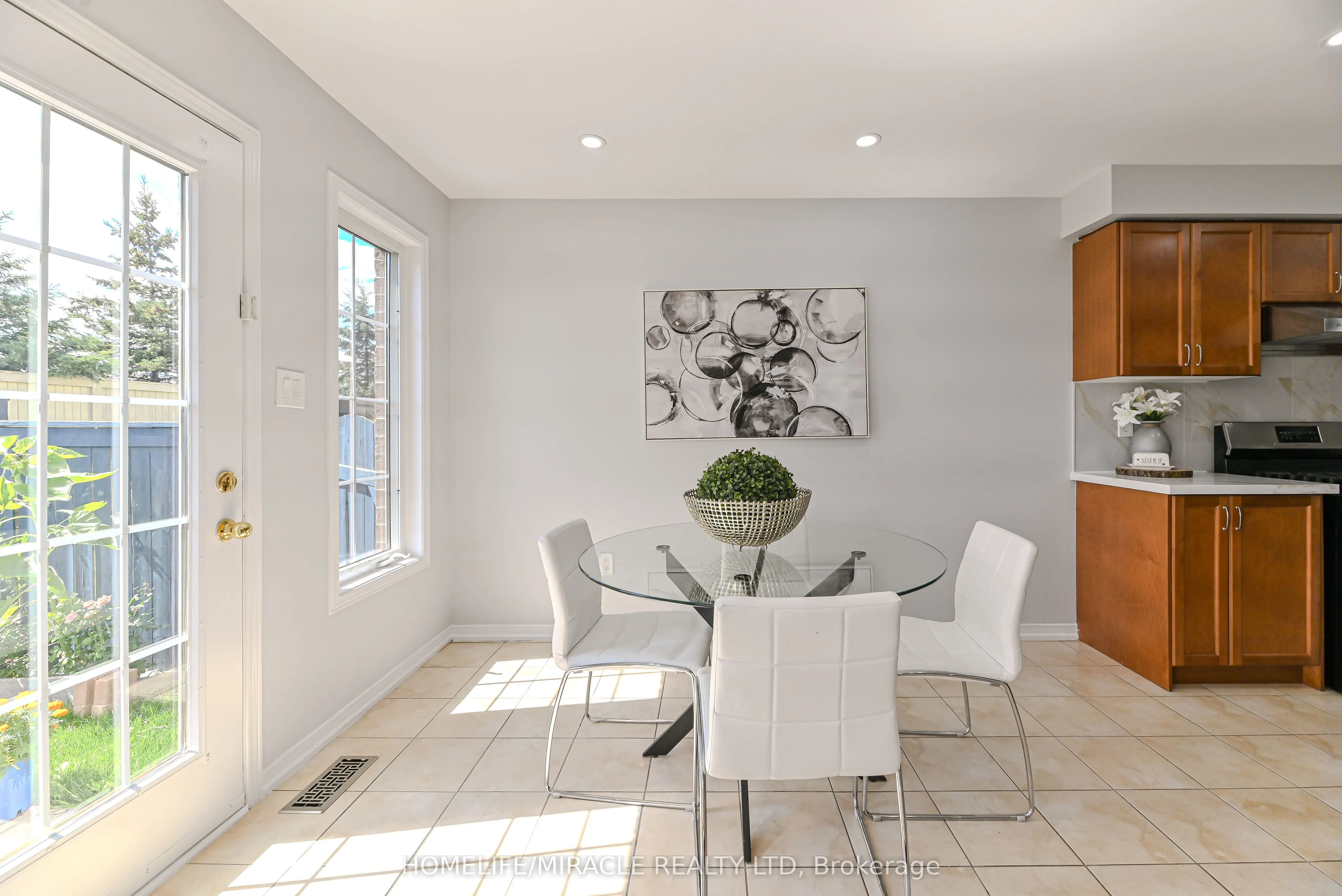 102 Delport Close