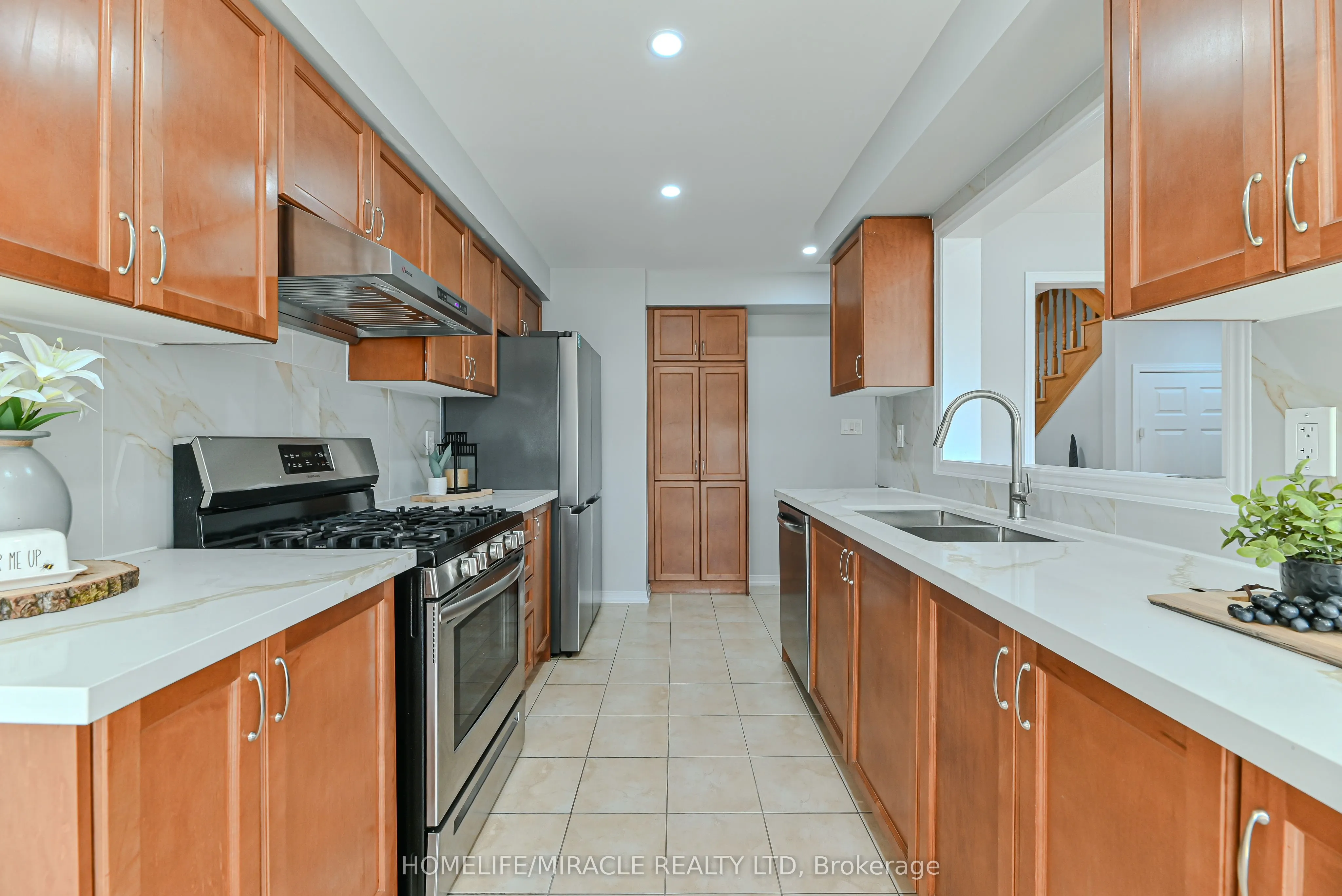 102 Delport Close