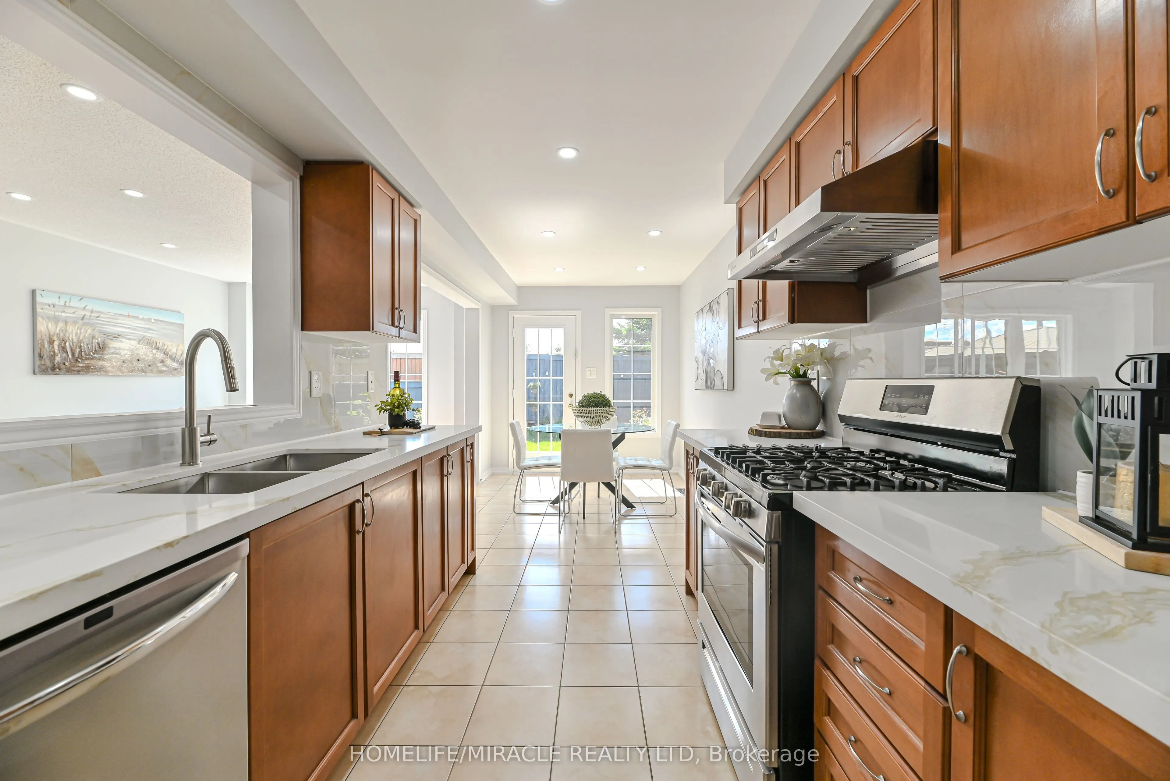 102 Delport Close