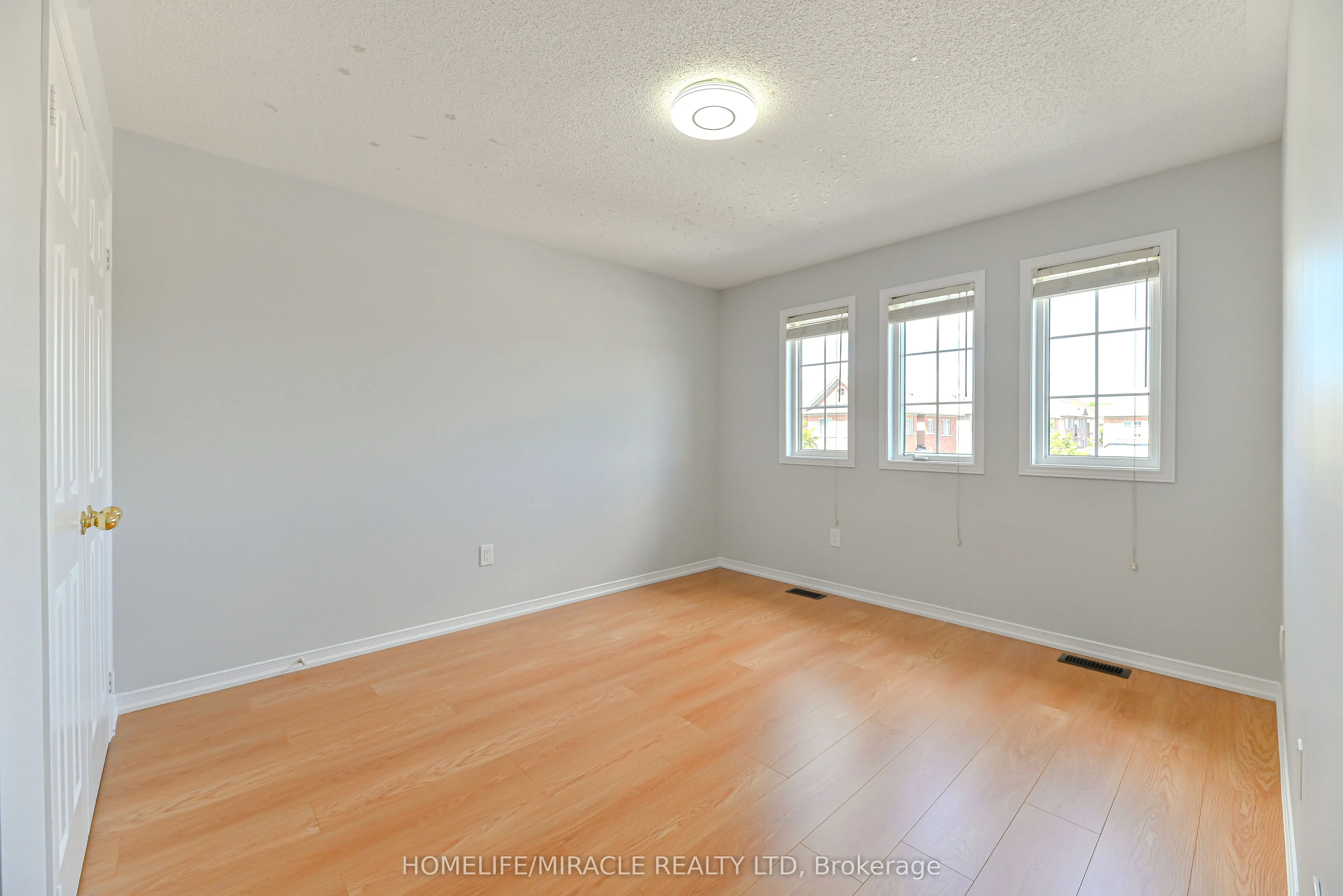 102 Delport Close