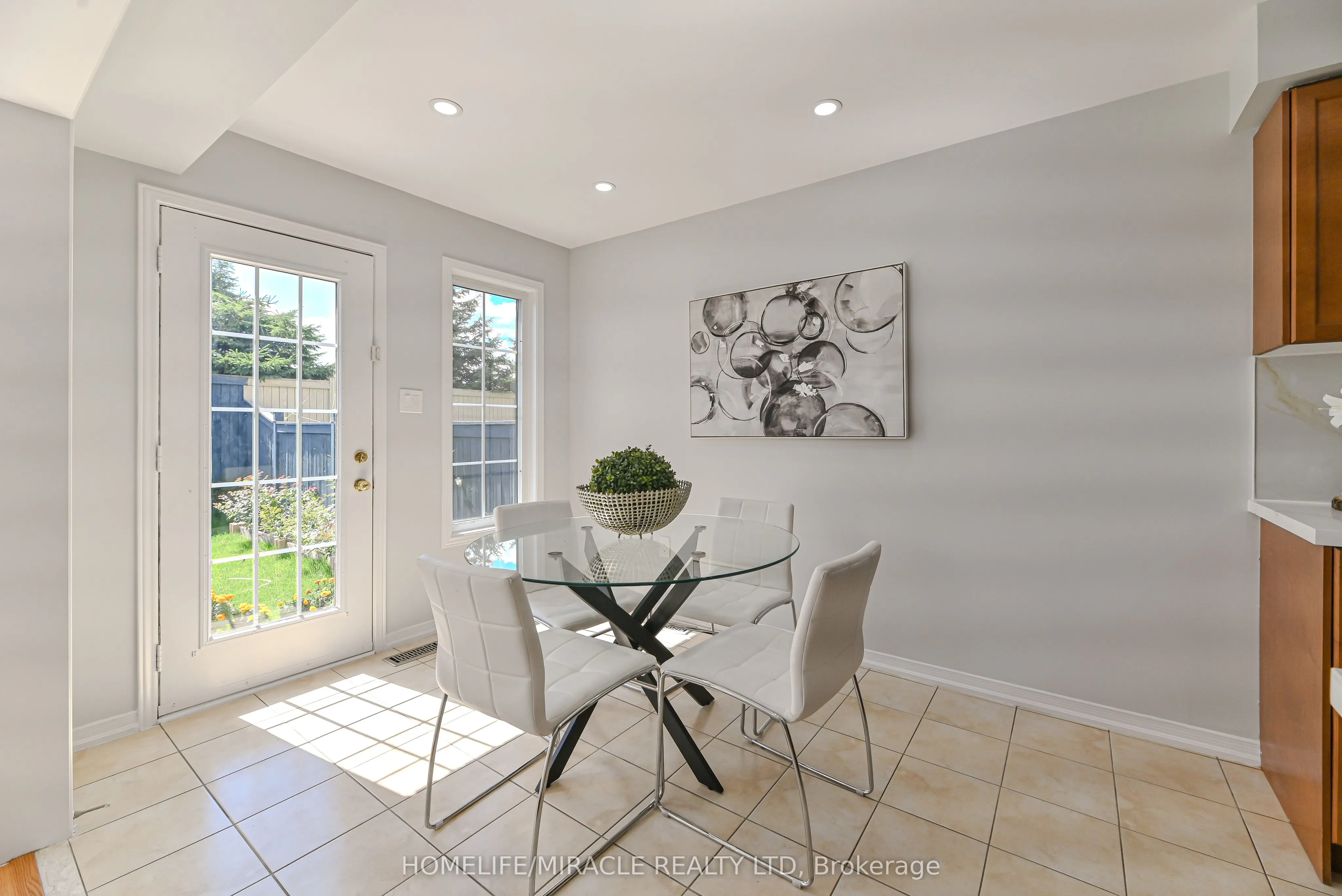 102 Delport Close