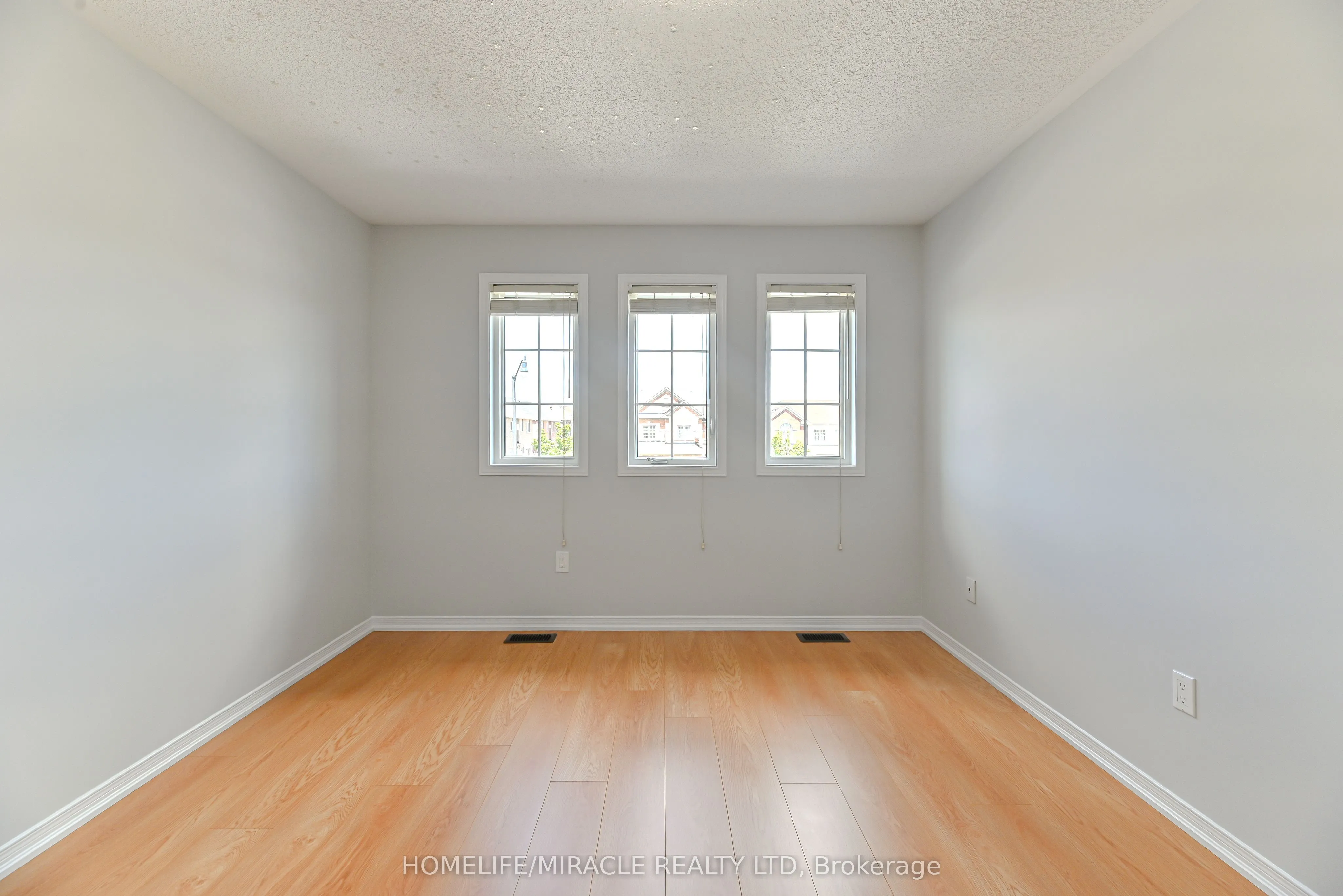 102 Delport Close