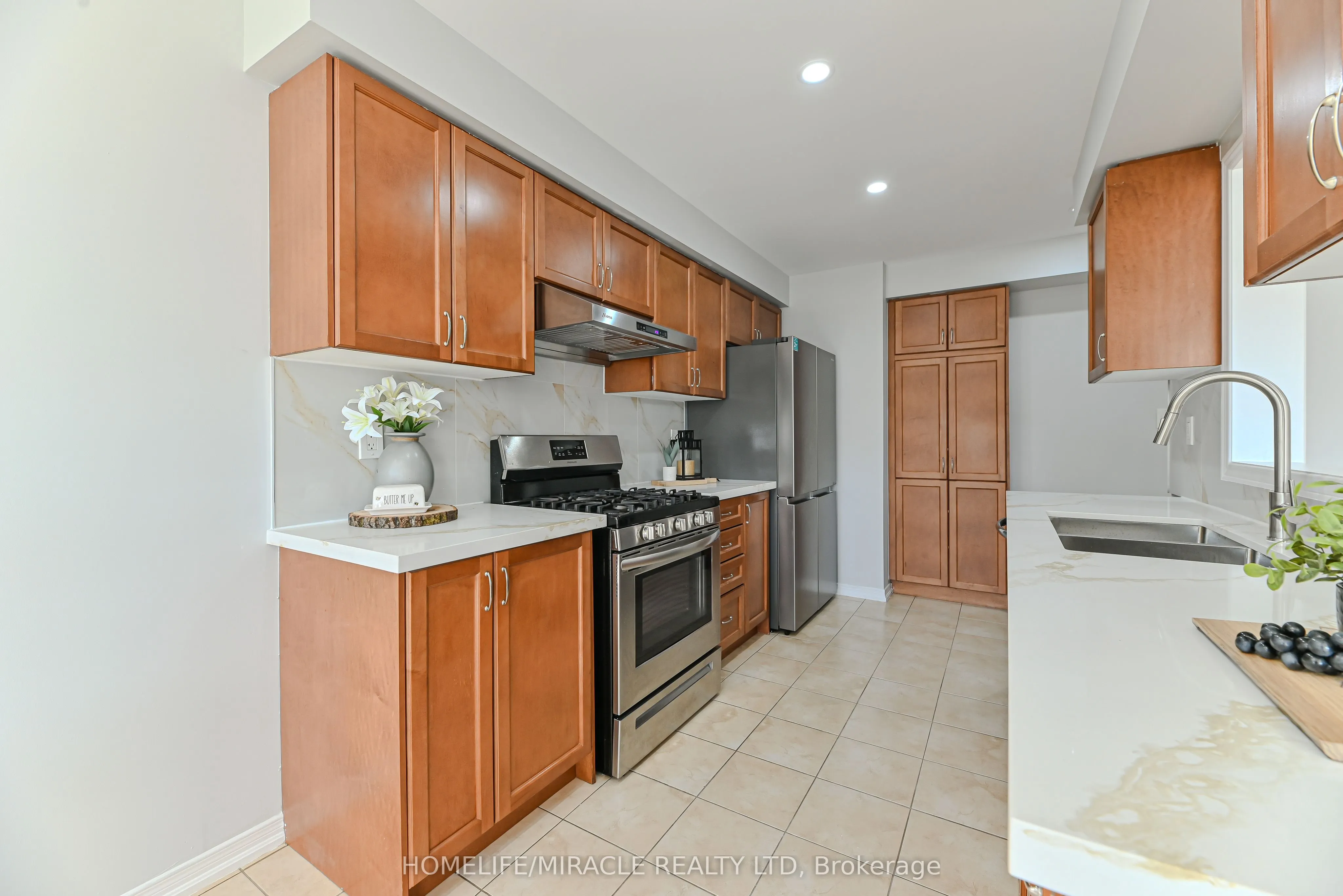102 Delport Close