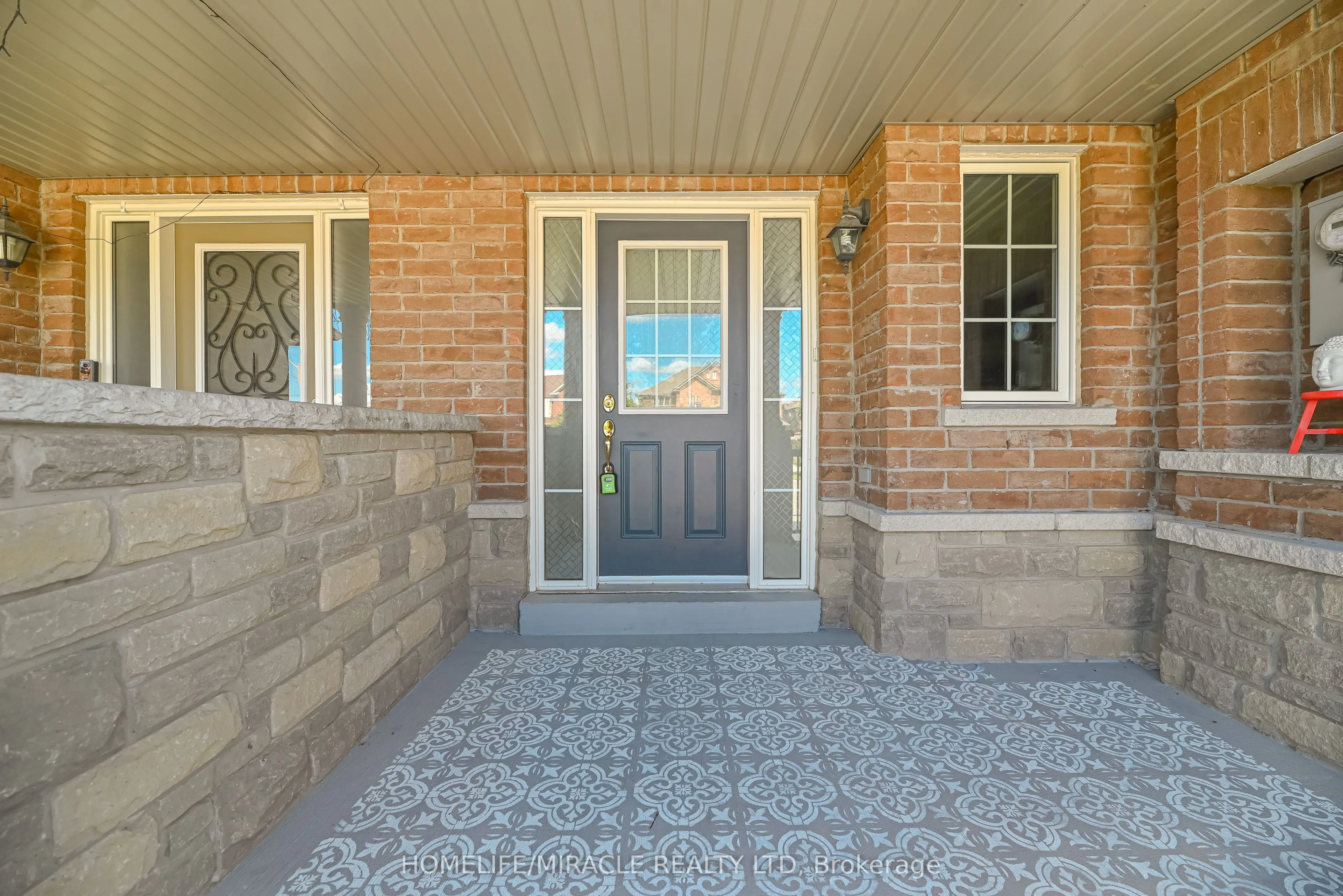 102 Delport Close