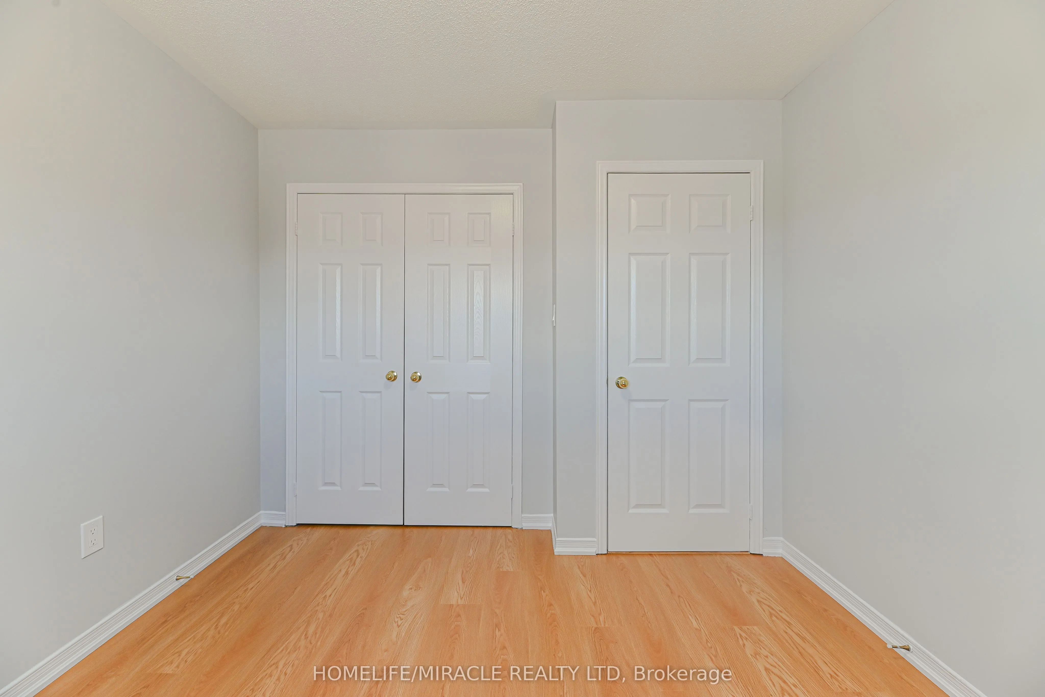 102 Delport Close