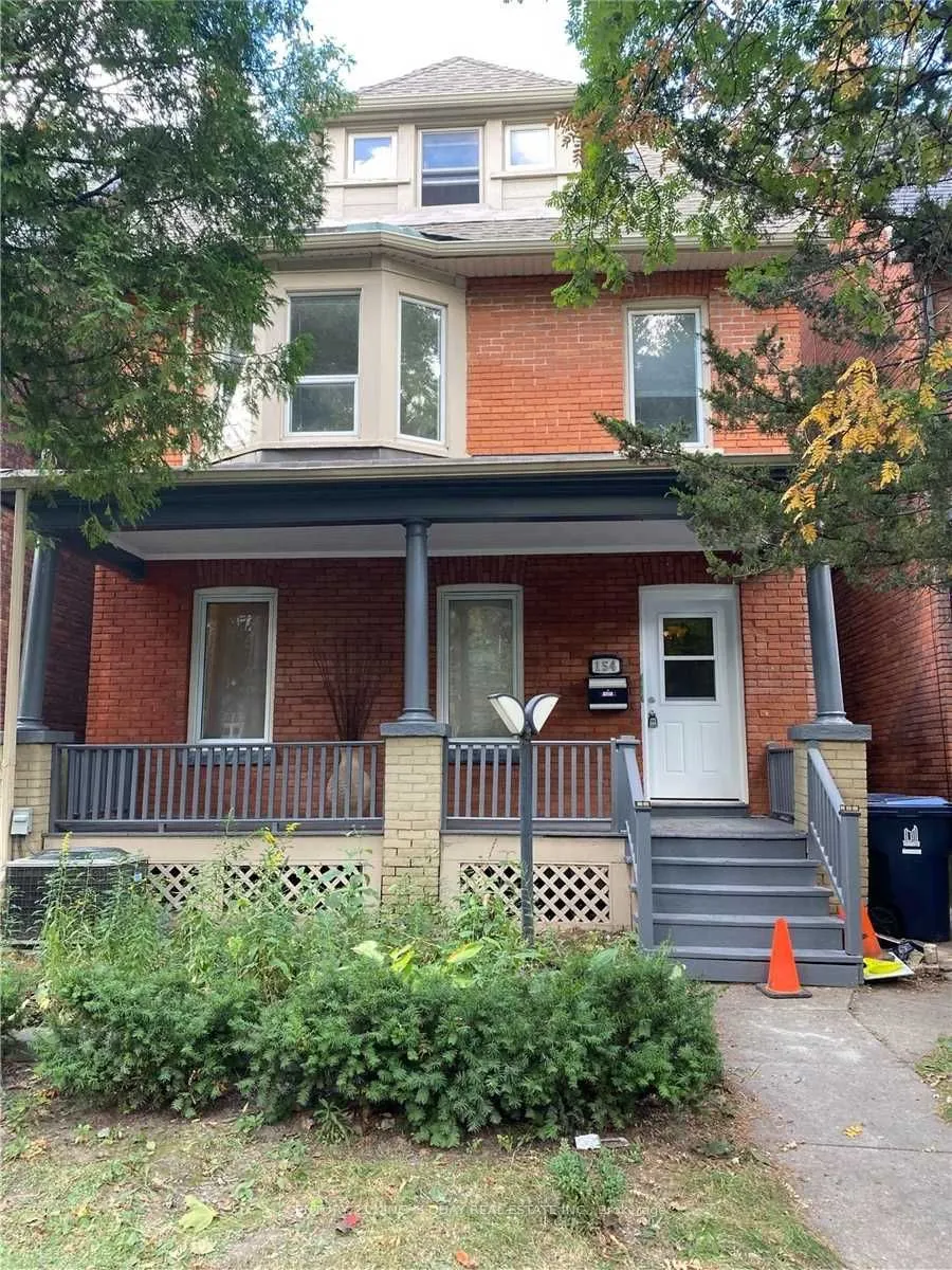 154 Sorauren Avenue, #3rd Flr