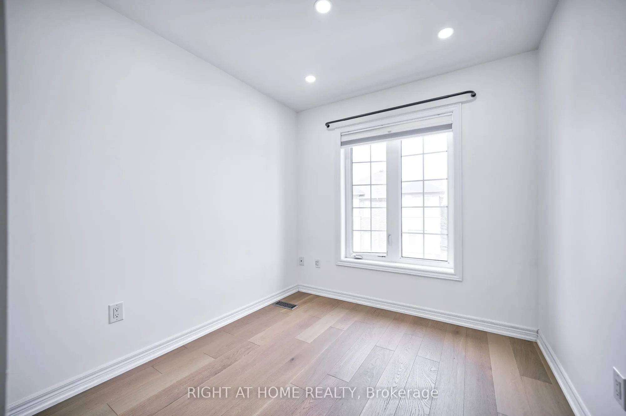 422 Belcourt Common