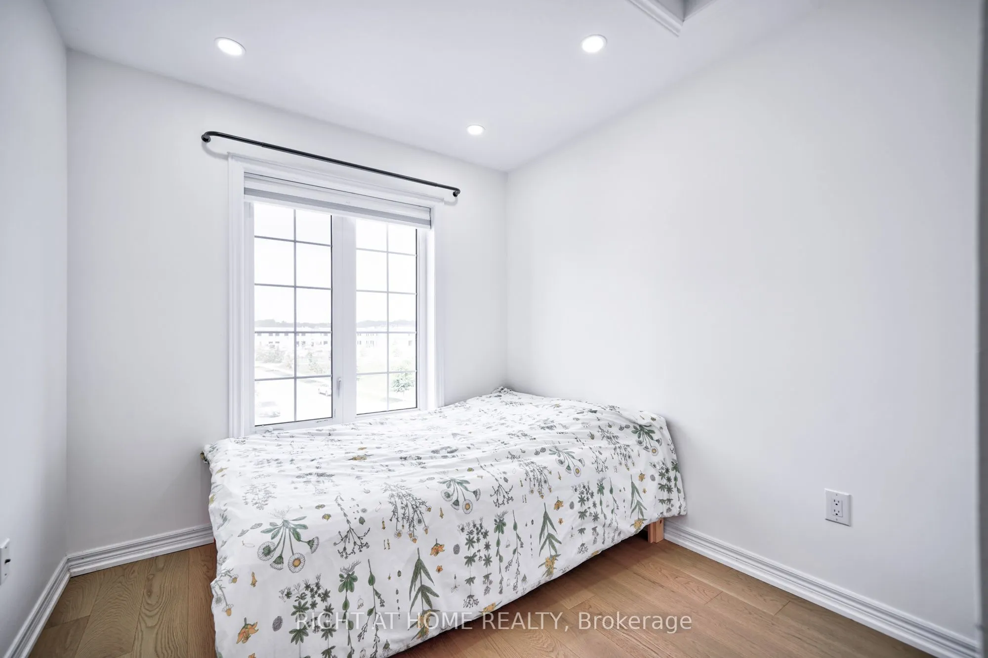 422 Belcourt Common