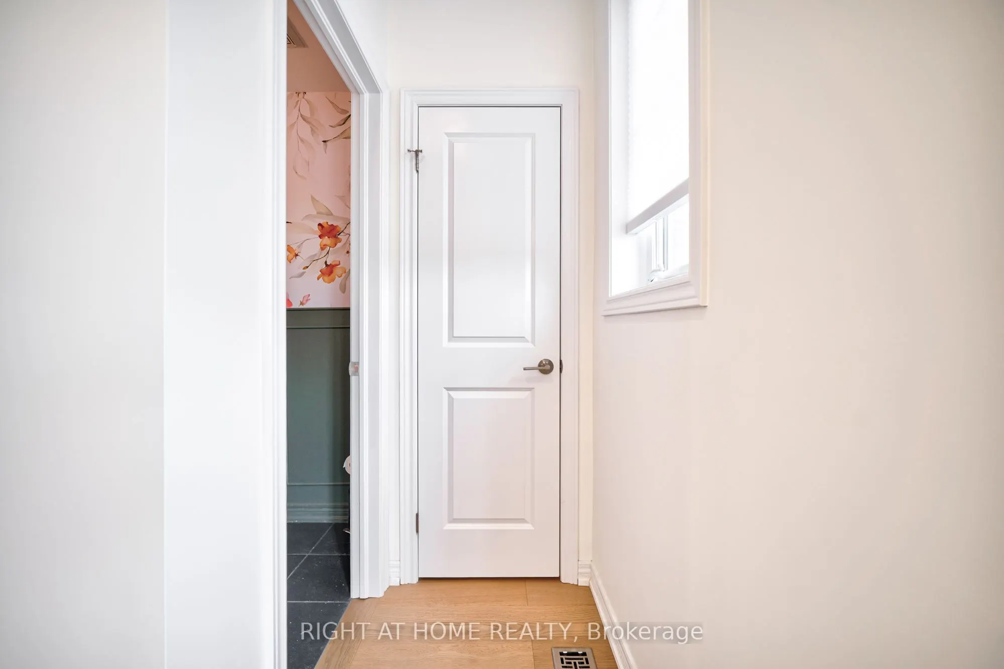 422 Belcourt Common