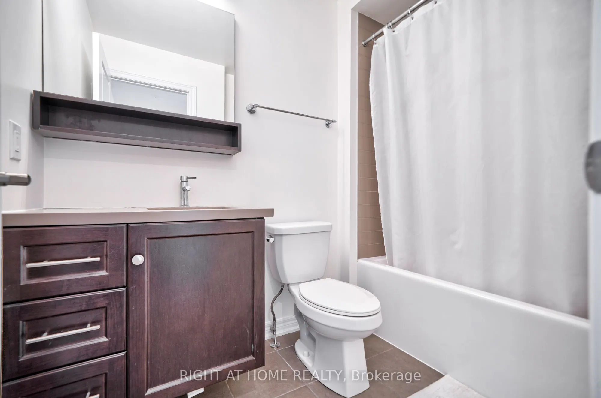 422 Belcourt Common