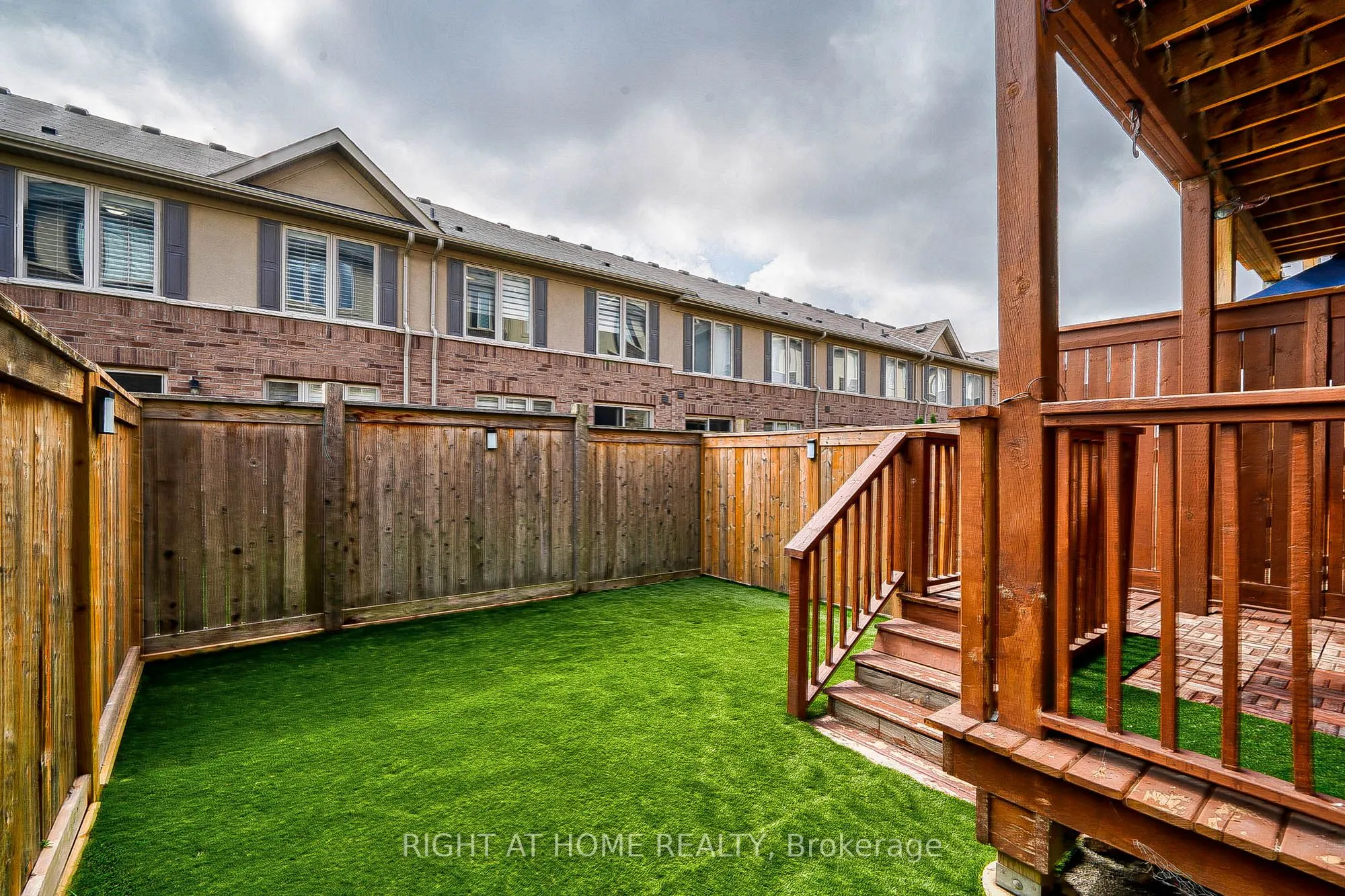 422 Belcourt Common