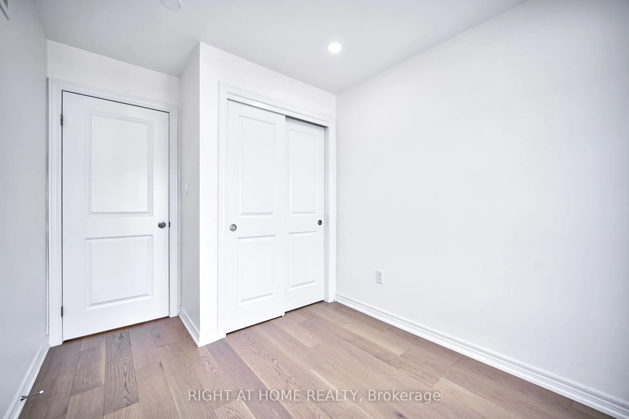422 Belcourt Common
