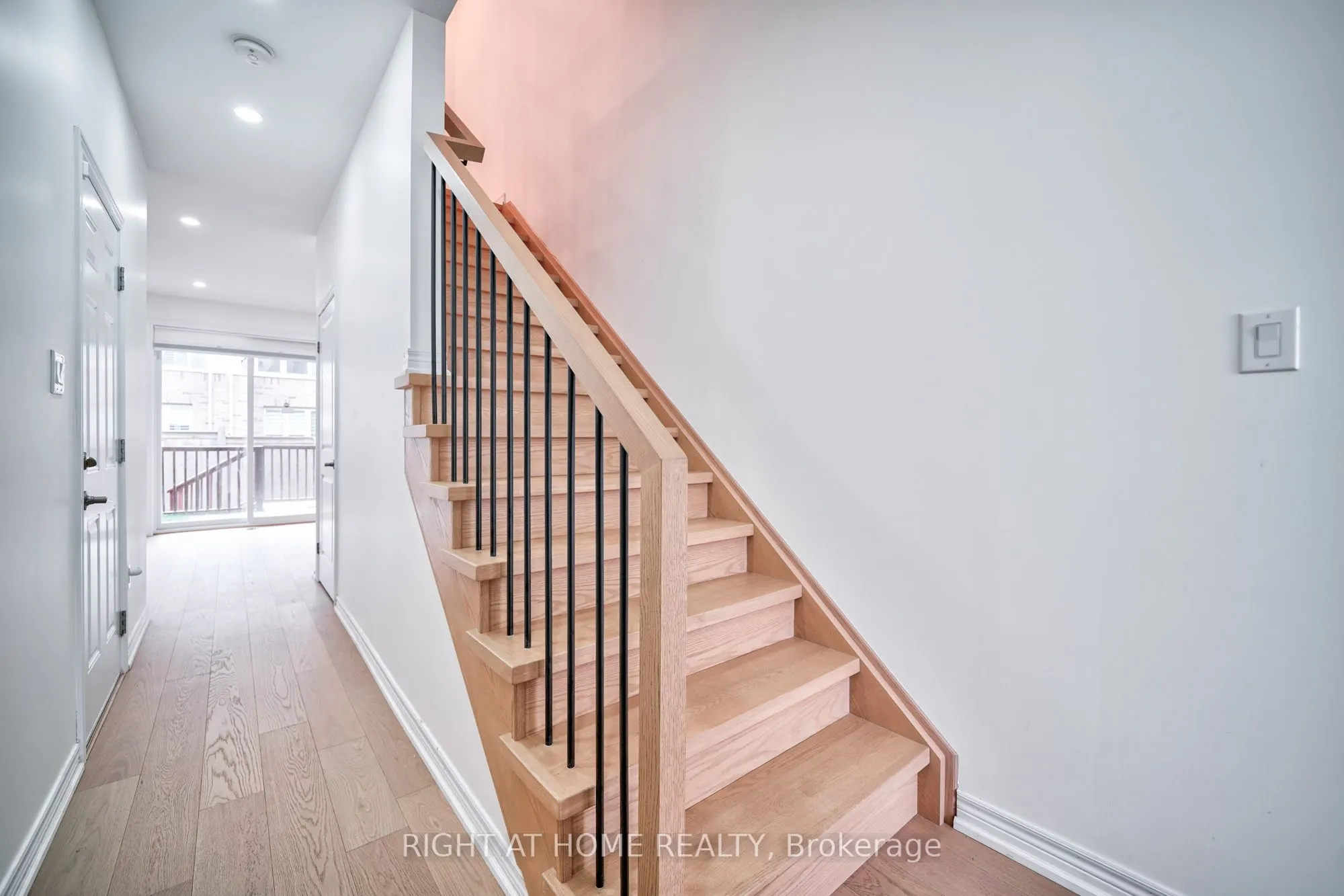 422 Belcourt Common