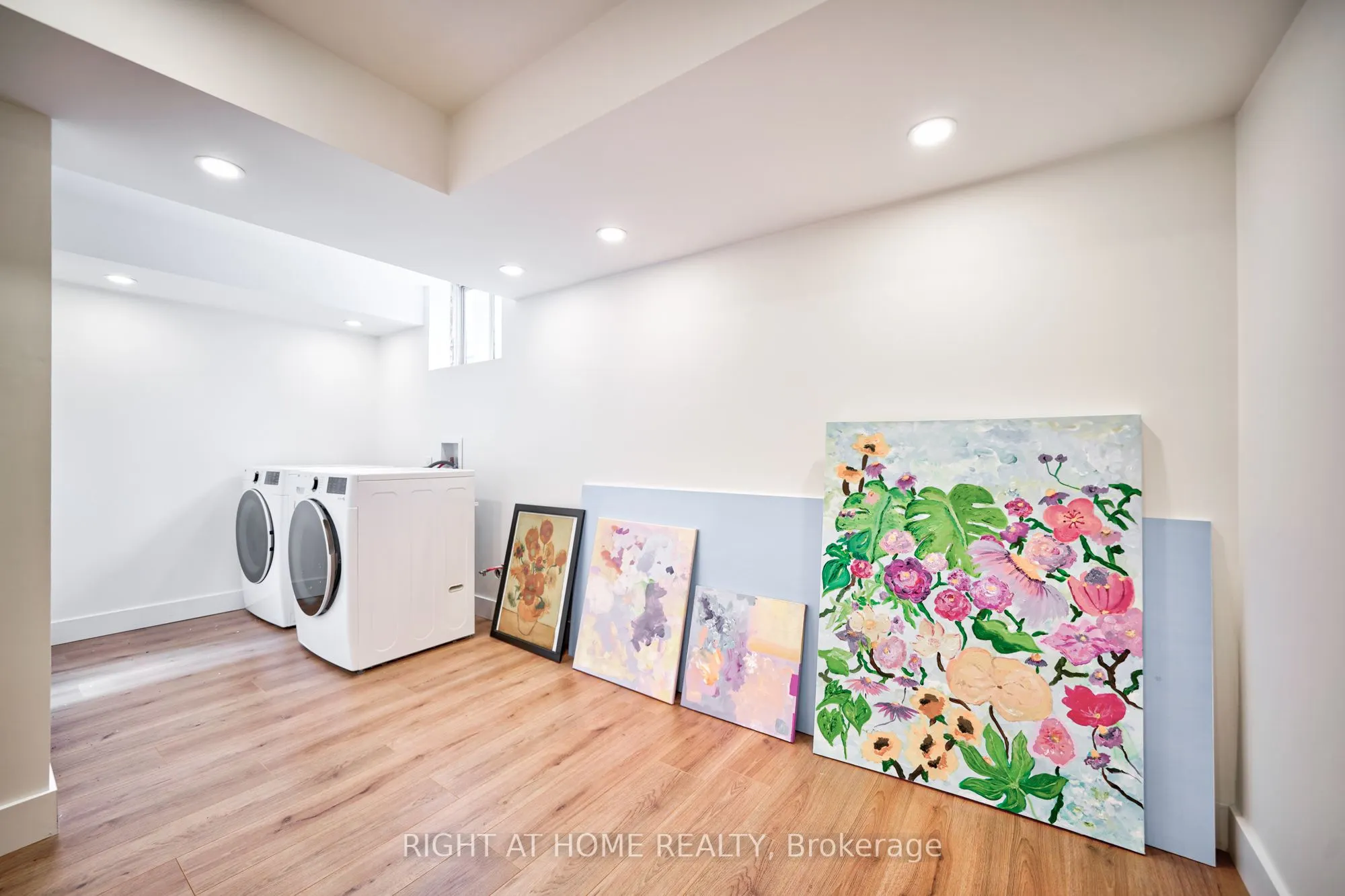 422 Belcourt Common