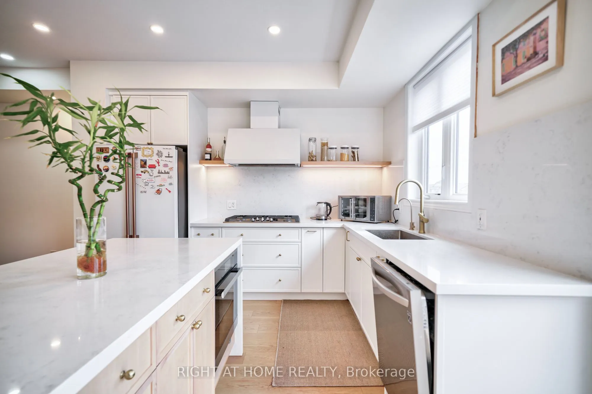 422 Belcourt Common