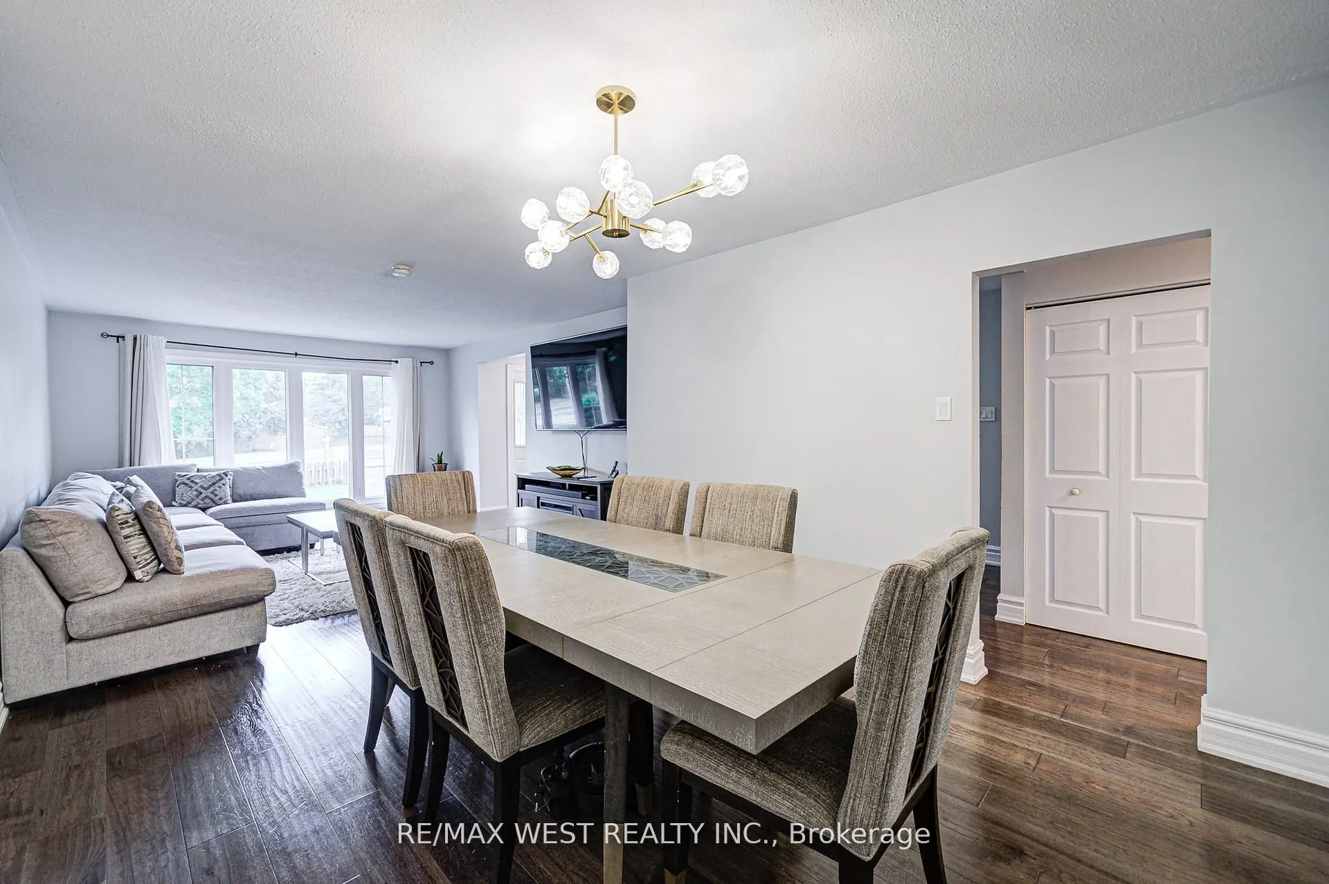 633 Balmoral Drive S