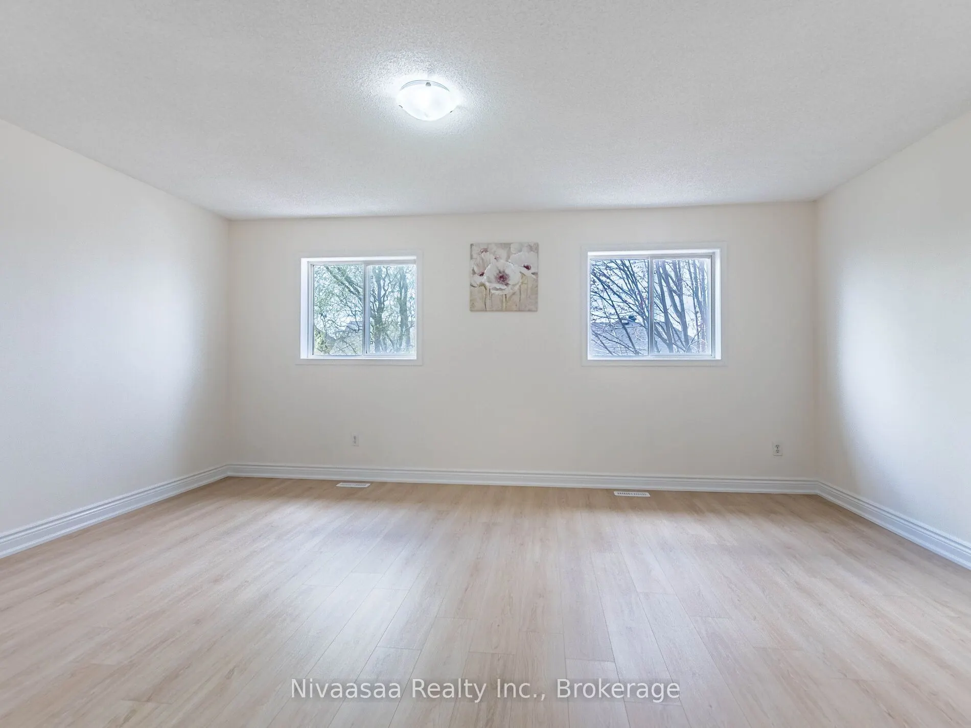 32 Twin Pines Crescent