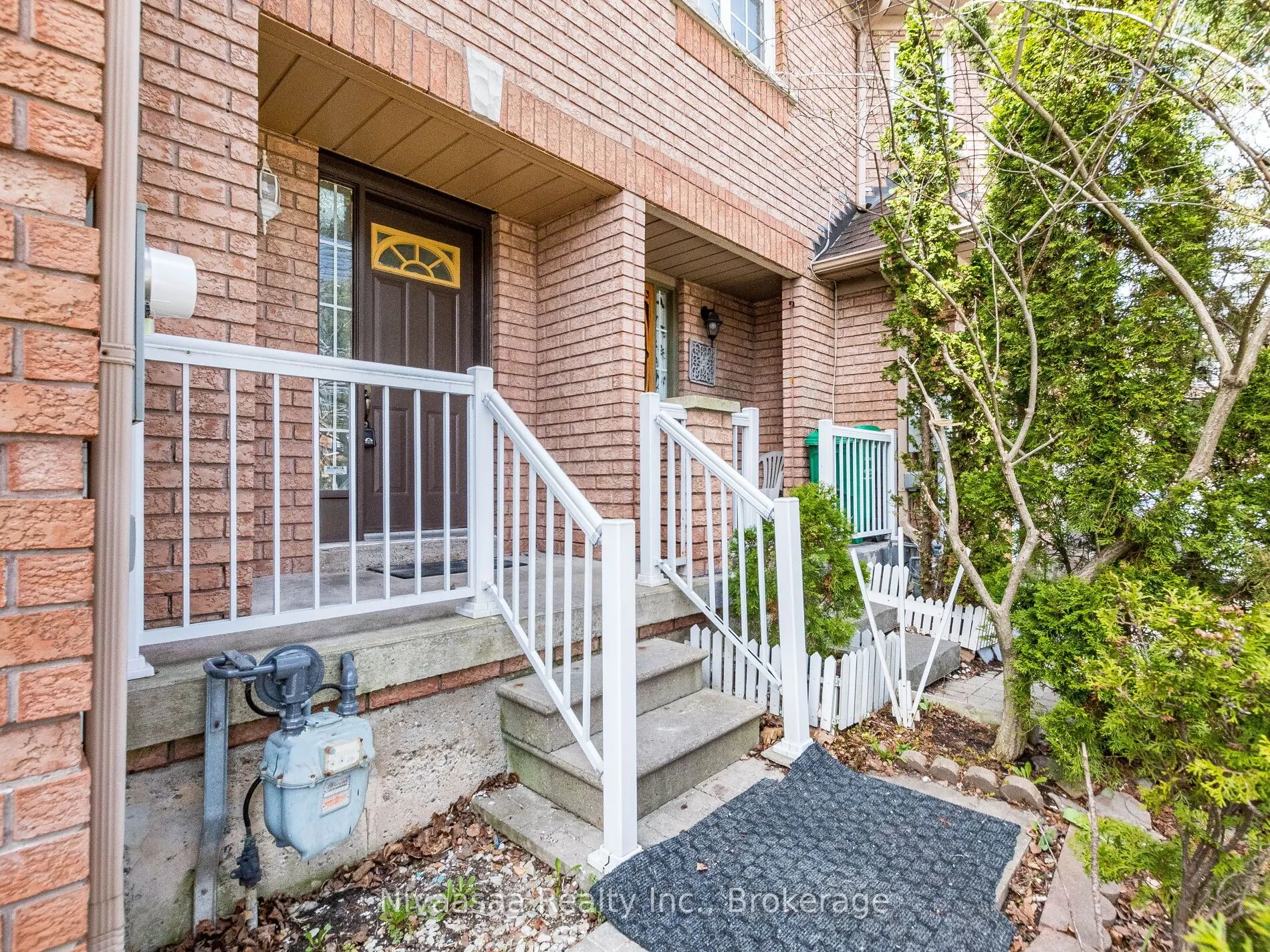 32 Twin Pines Crescent